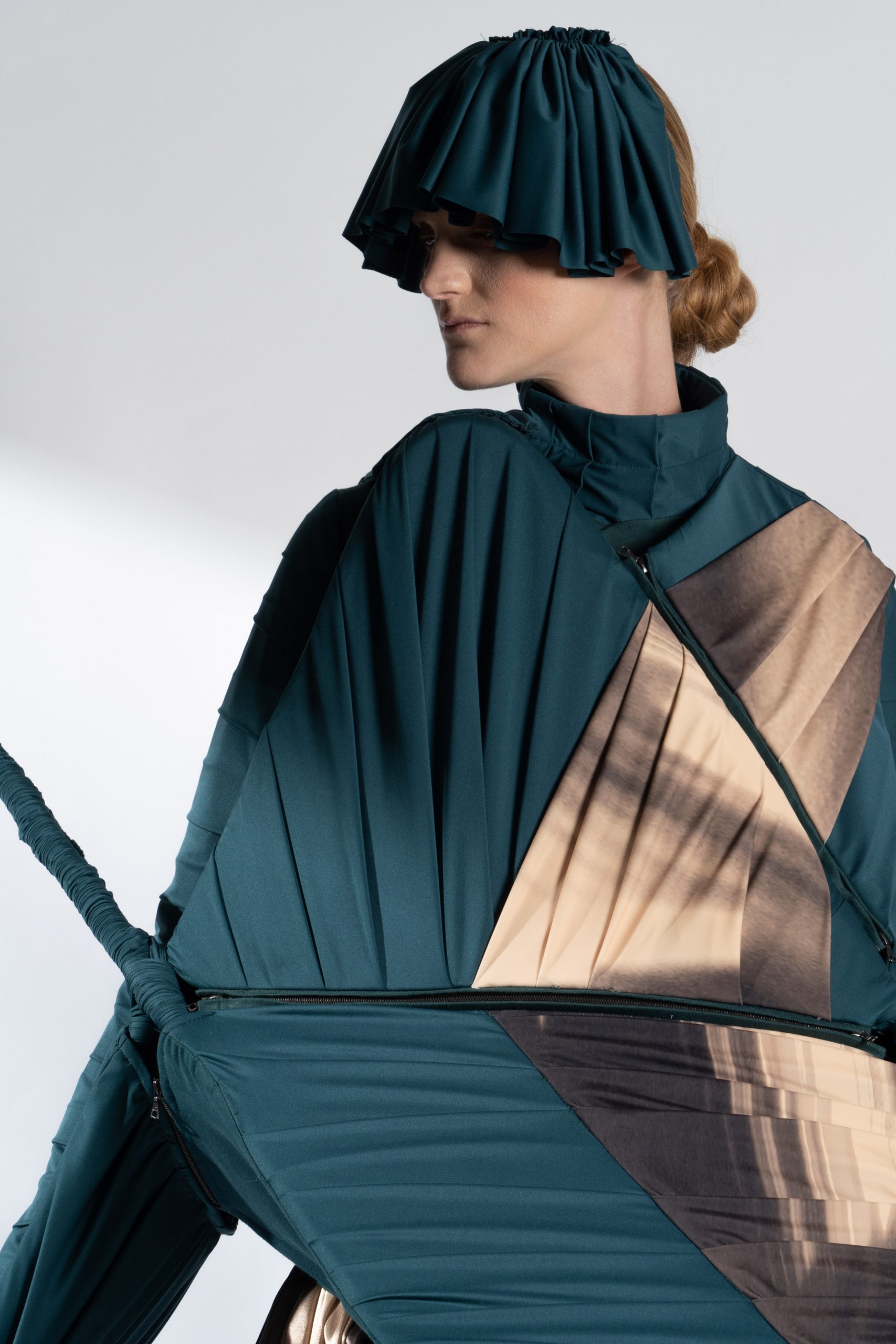 latest fashion，window curtains，chair，fashion，