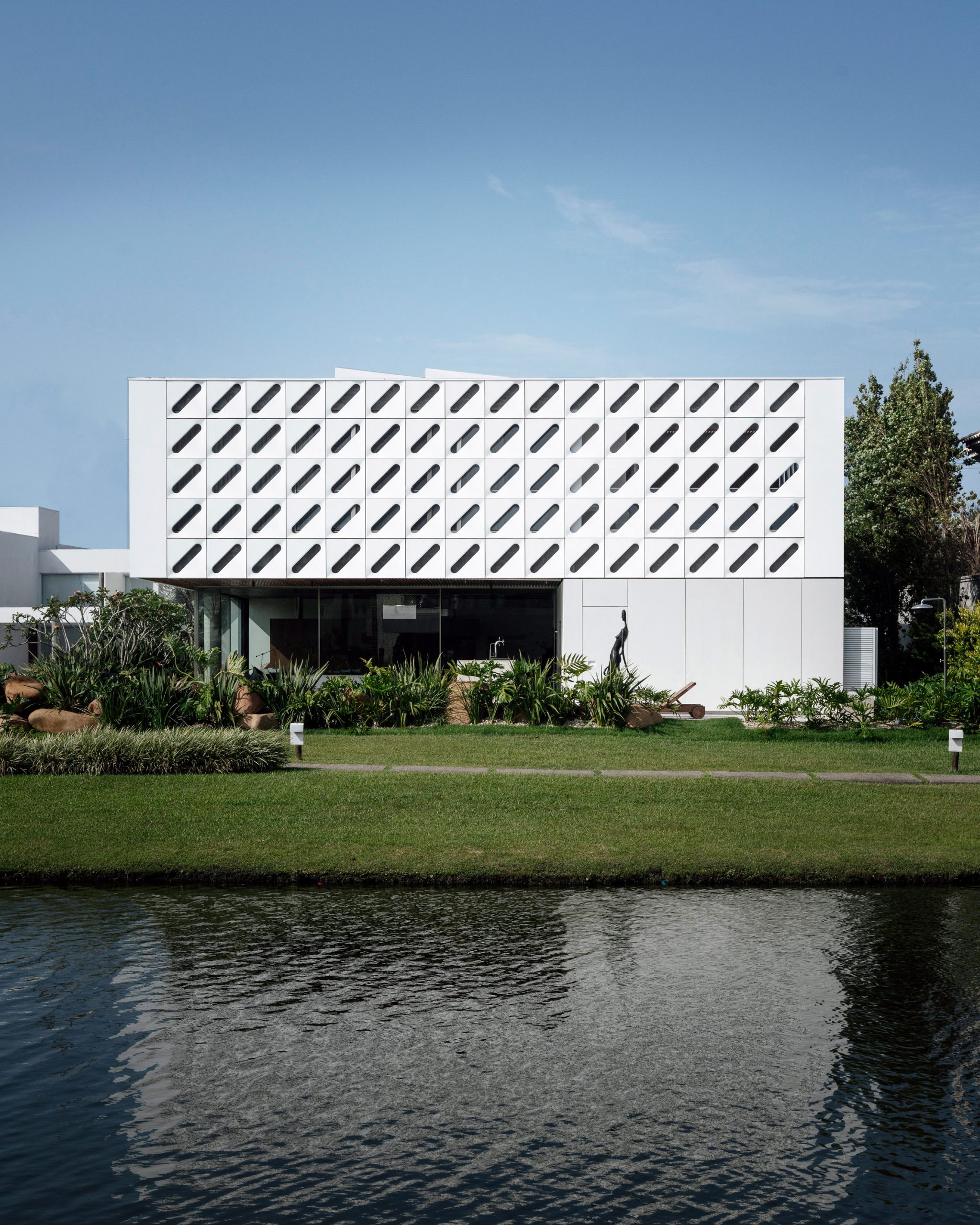 Architecture，Glass，Hollowed out，window shades，Interior design，