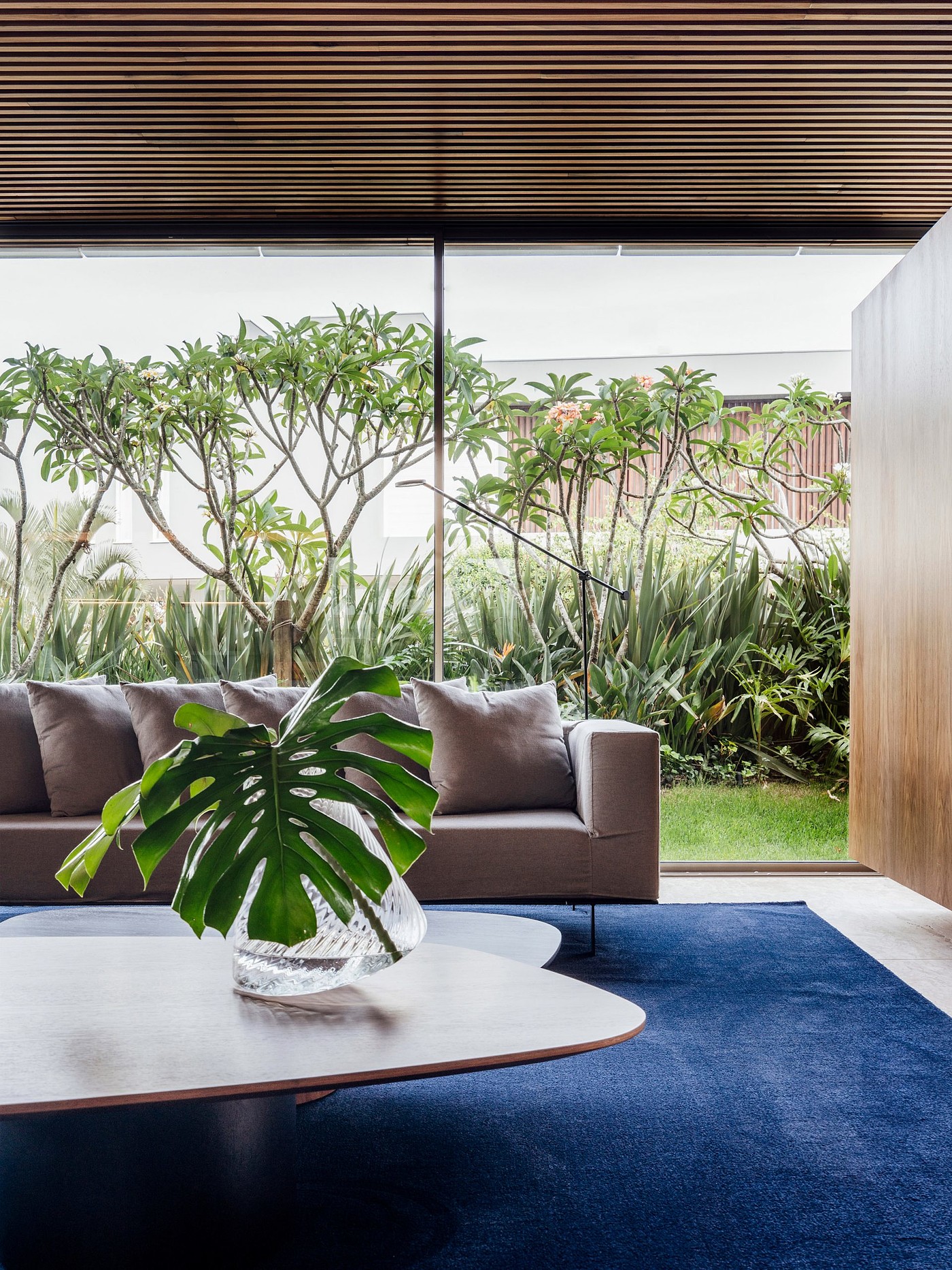 Architecture，Glass，Hollowed out，window shades，Interior design，
