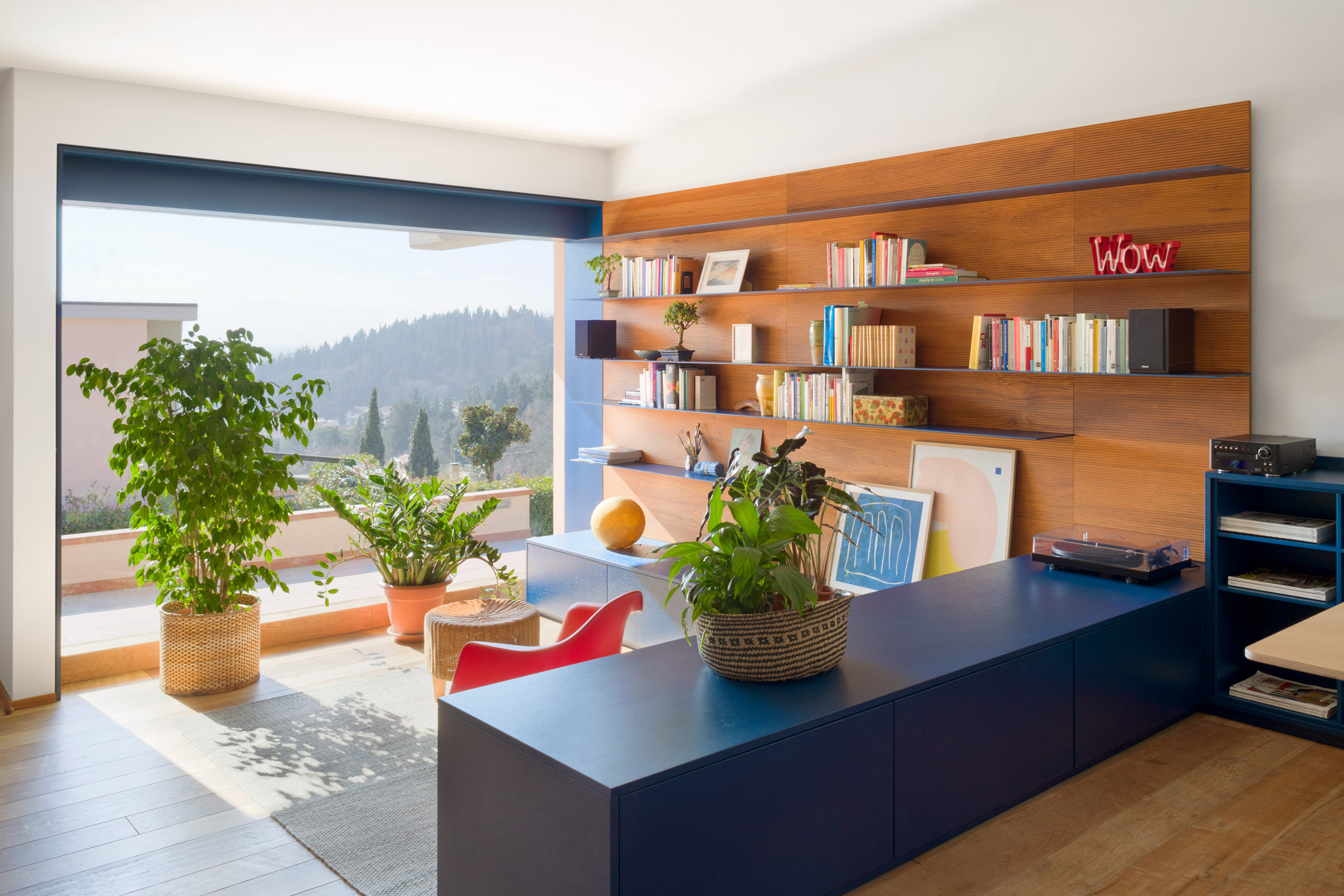 Interior design，Climbing wall，Sports type，stairs，