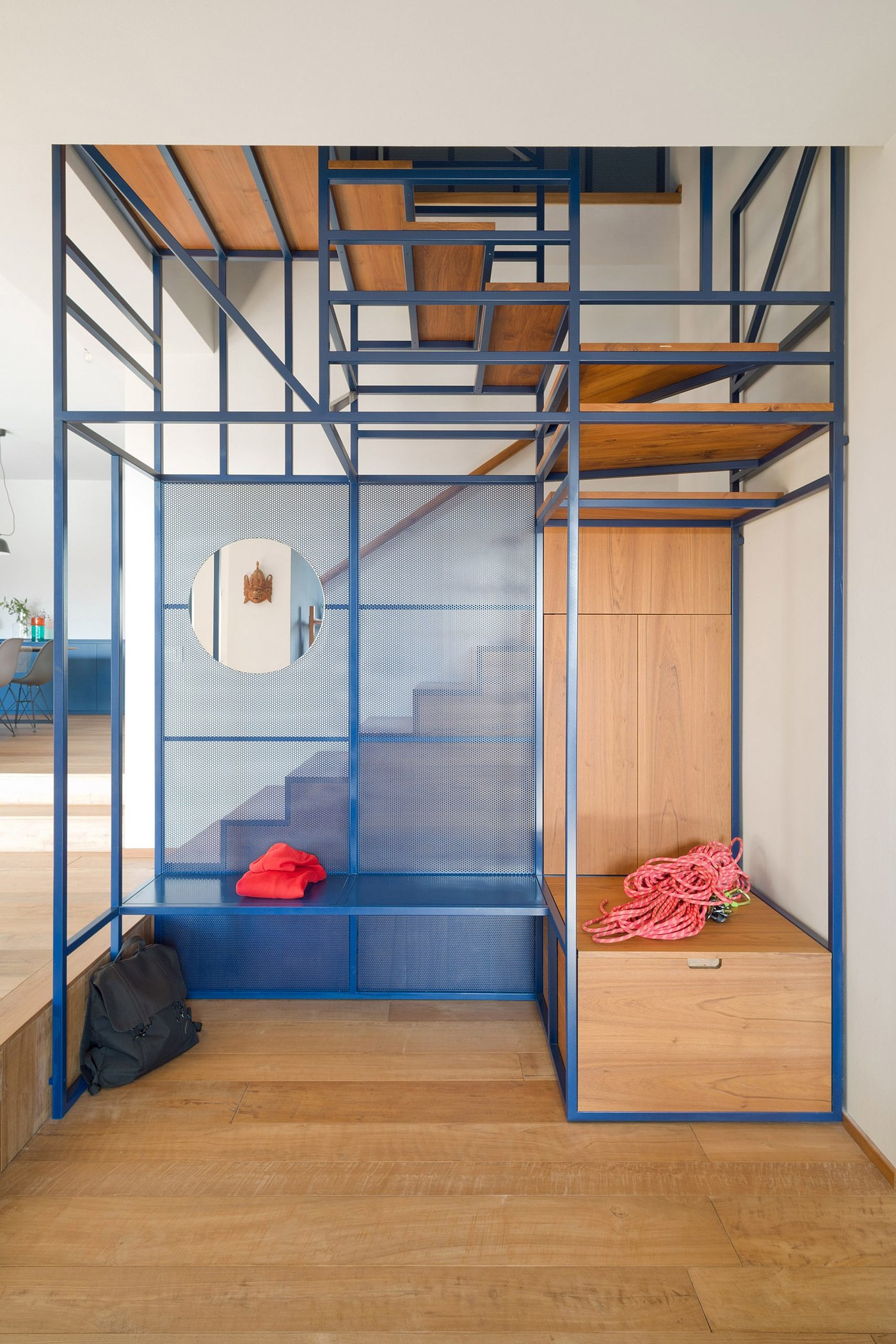 Interior design，Climbing wall，Sports type，stairs，