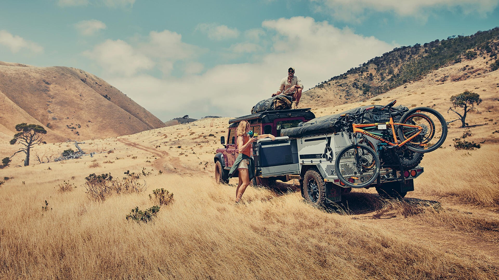 compressor，cooler，2020 red dot product design award，Mobile cooler，Outdoor use，Insulating cover，Domed cfx3 power supply refrigerator，