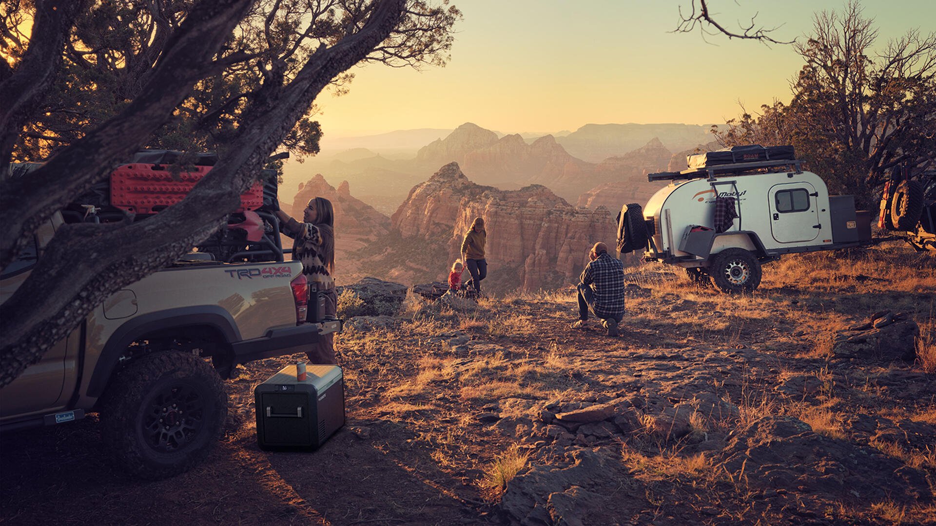 compressor，cooler，2020 red dot product design award，Mobile cooler，Outdoor use，Insulating cover，Domed cfx3 power supply refrigerator，