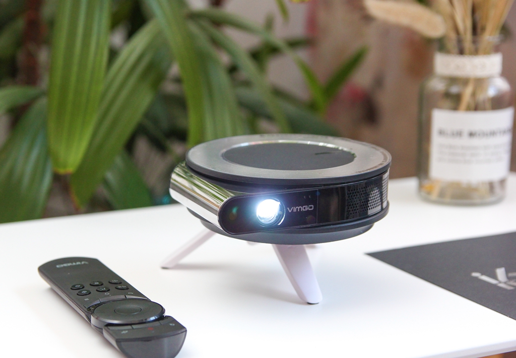 2020 red dot product design award，VIMGO I6，Projector，Portable，lithium battery，