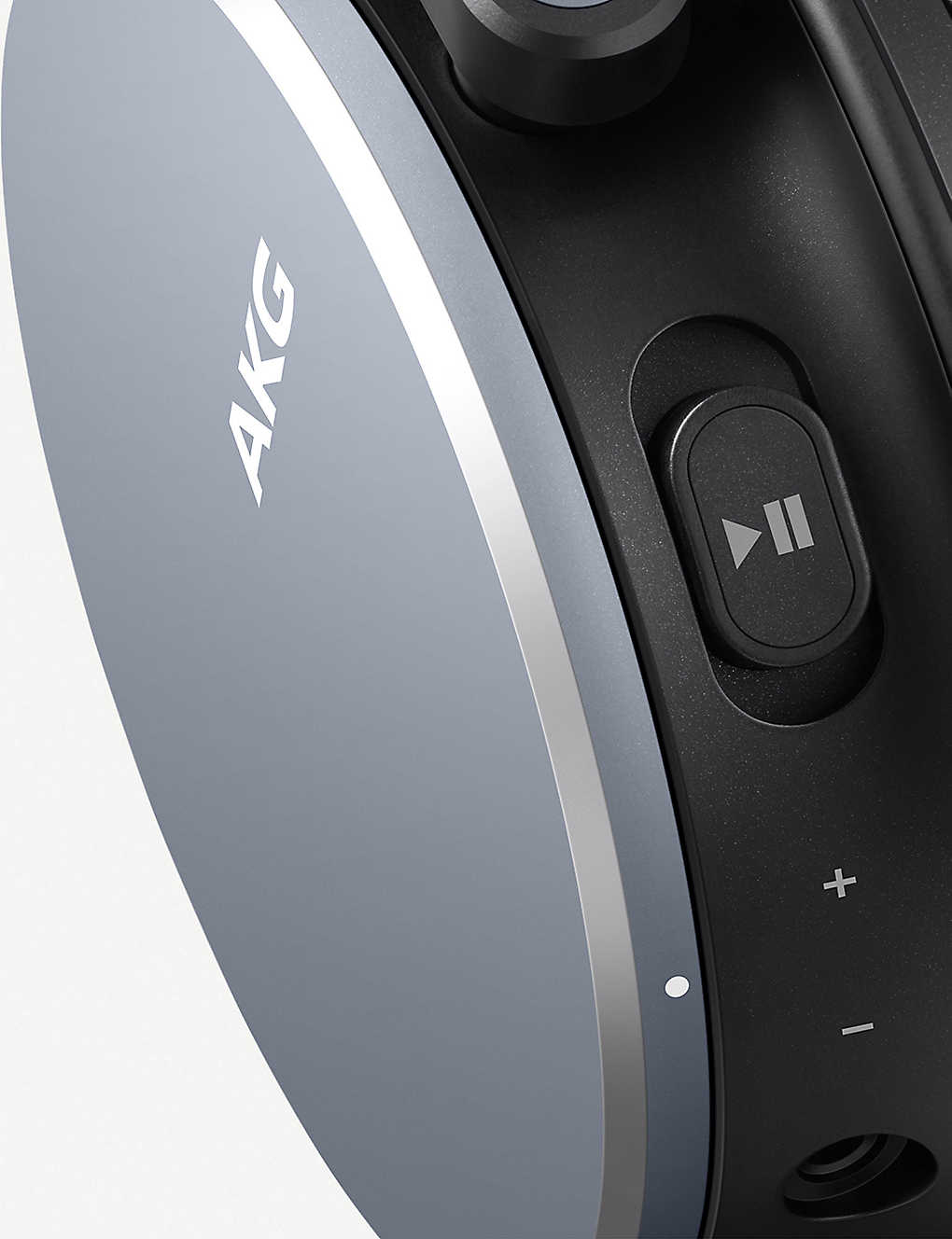 2020 red dot product design award，AKG Y600NC Wireless，headset，black，over-ear ，wireless，noise reduction，