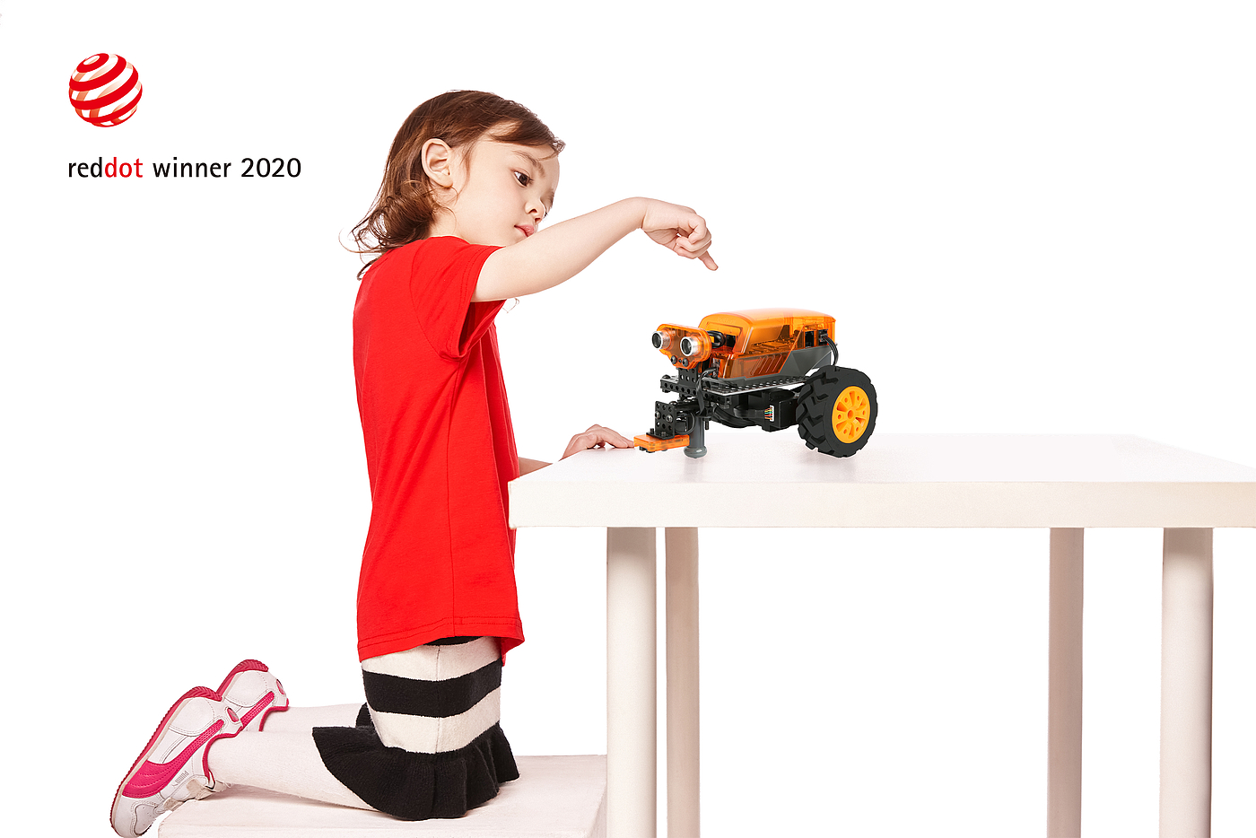 2020 red dot product design award，Thunbot，Metal，robot，Toys，