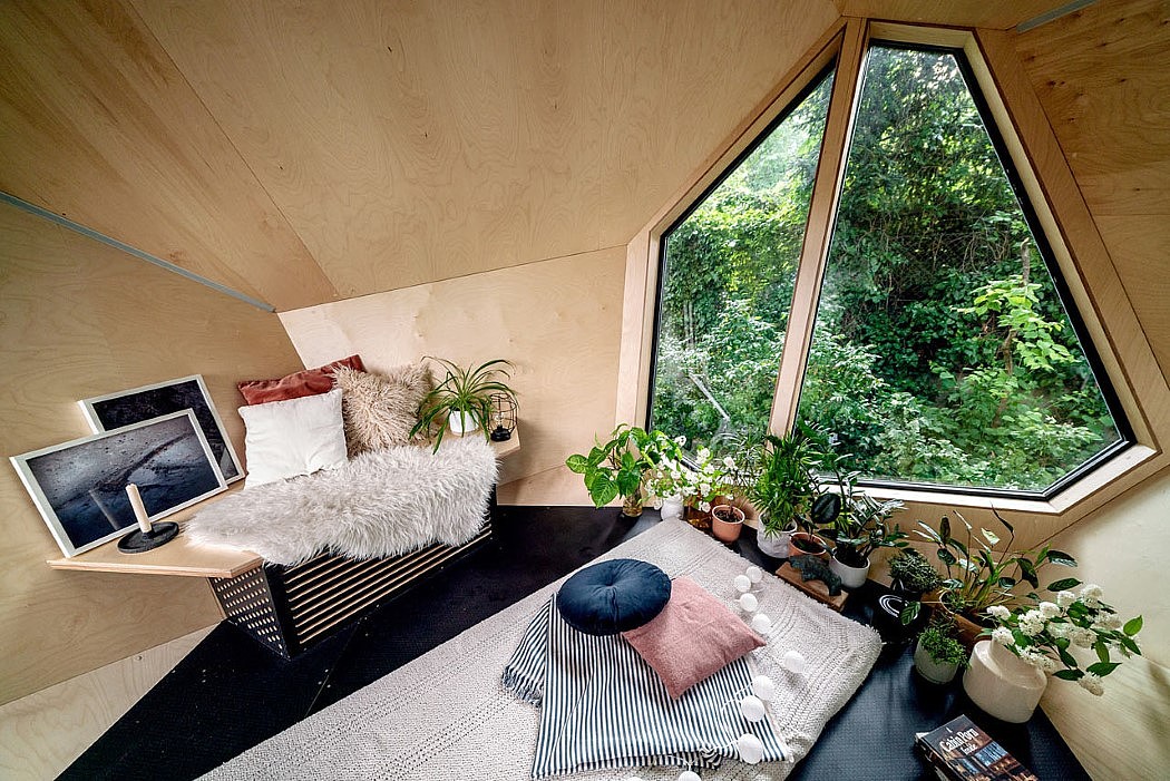 environment protection，passenger cabin，wooden ，modern，personality，