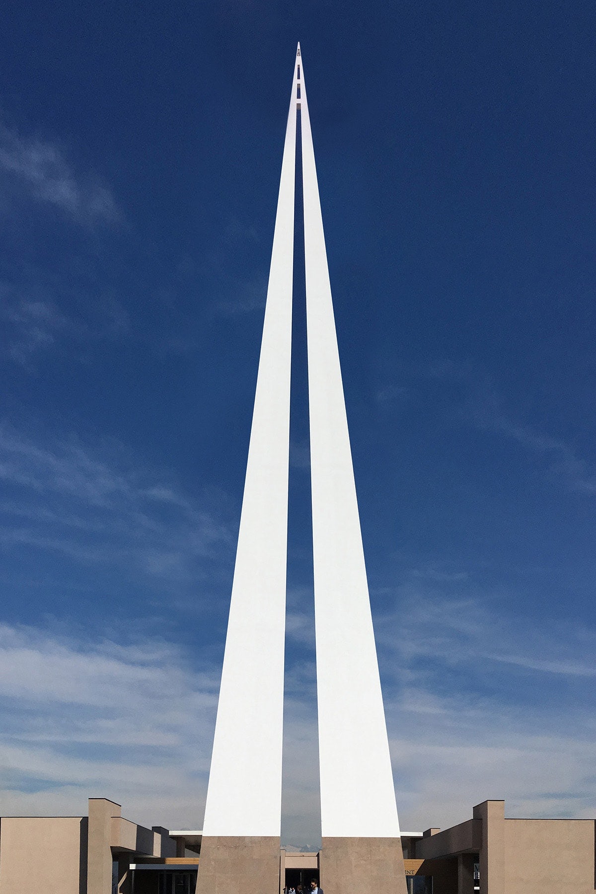 market，outskirts，steeple，Italy，