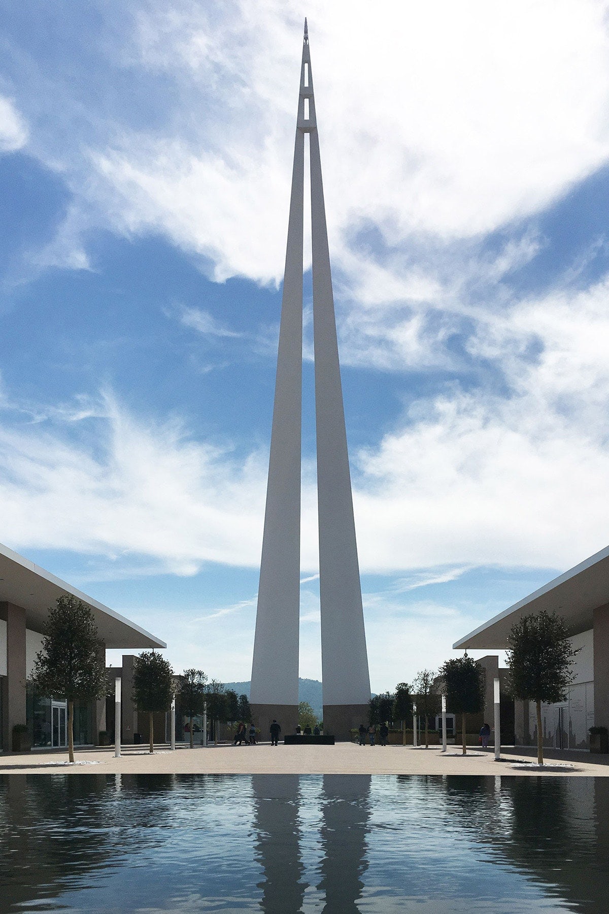 market，outskirts，steeple，Italy，