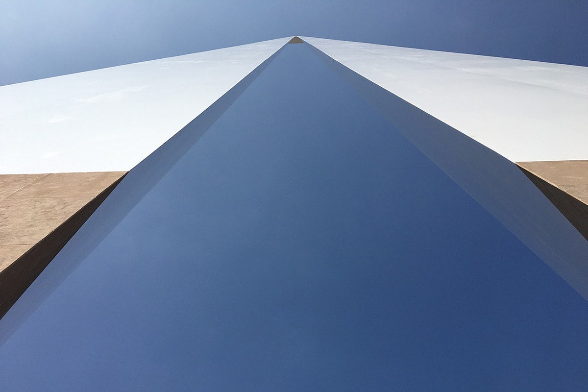 market，outskirts，steeple，Italy，