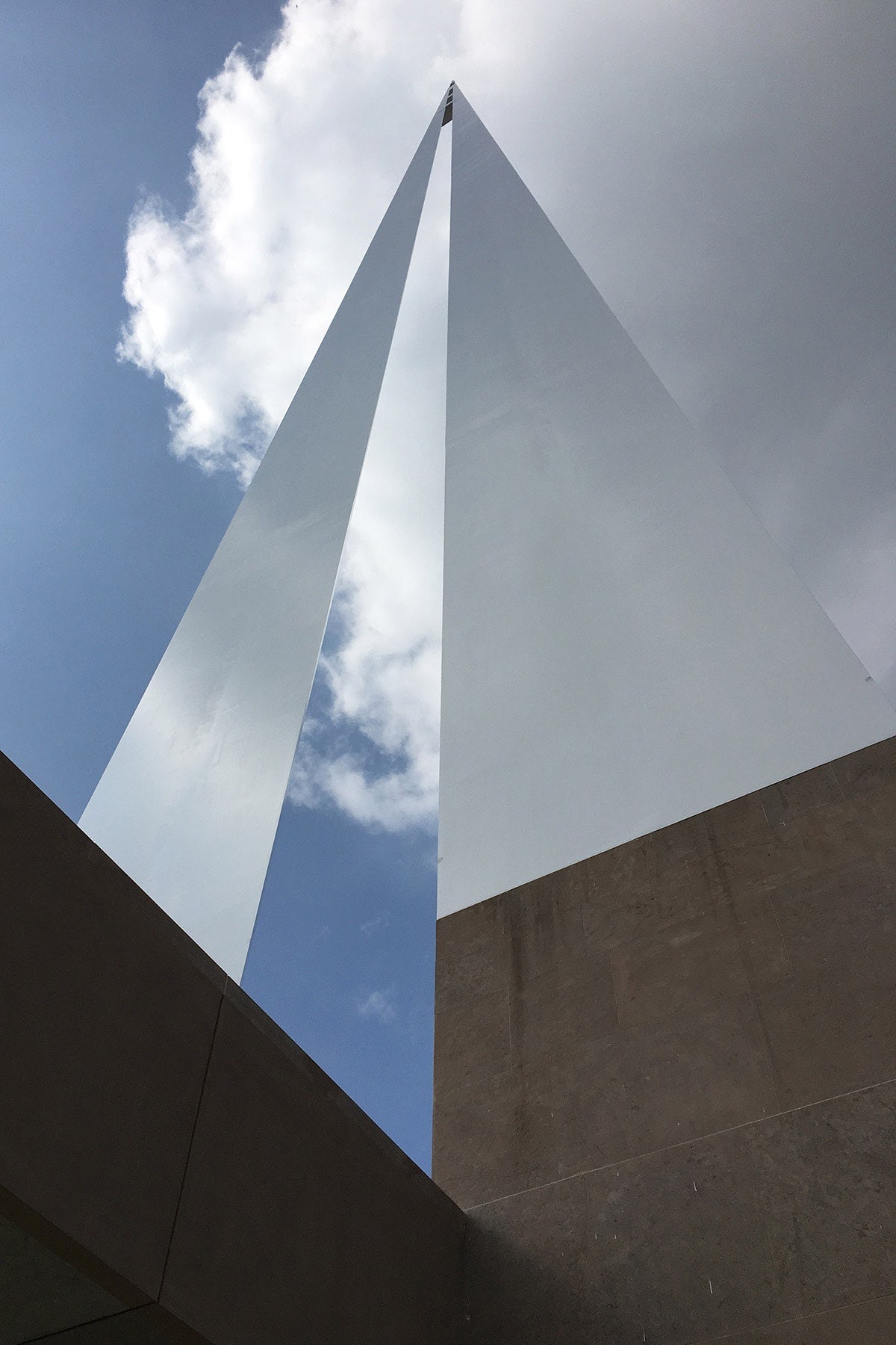 market，outskirts，steeple，Italy，