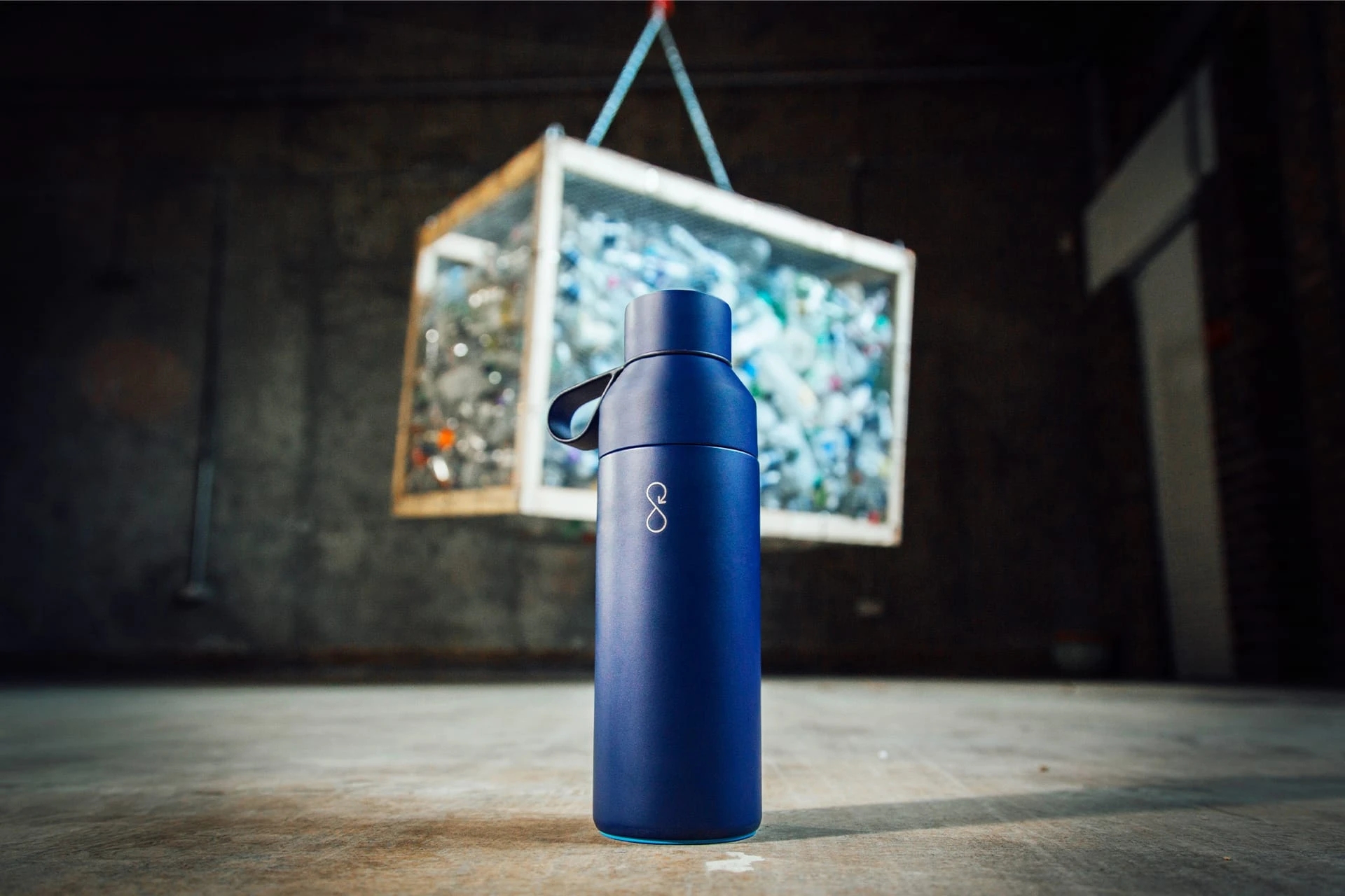 Drinking bottle，Water bottle，Ocean Bottle，2020 red dot product design award，