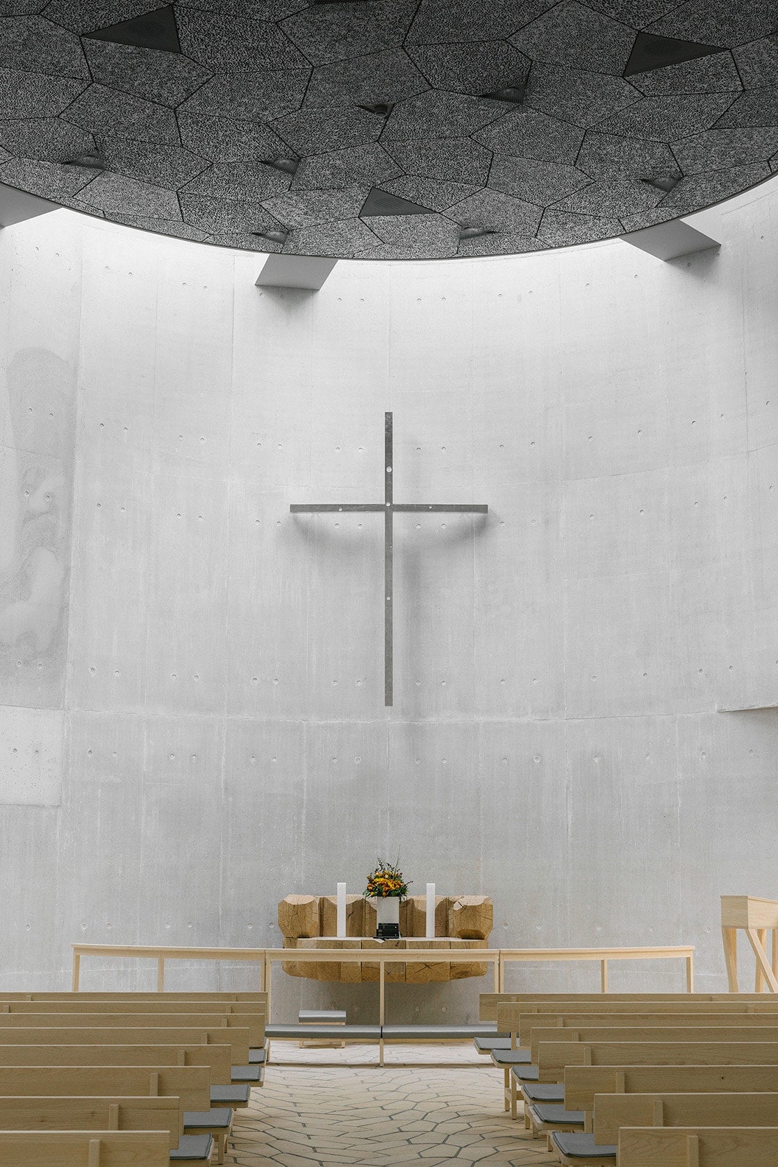 church，Fauvism，solemn，