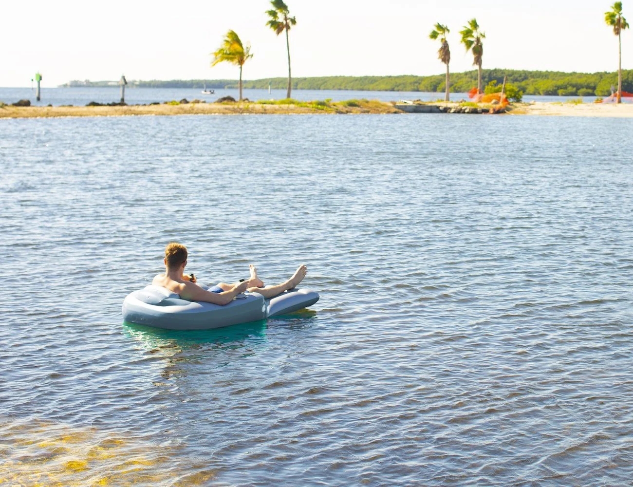 Swimming pool，deck chair，Electric，propeller，simple，
