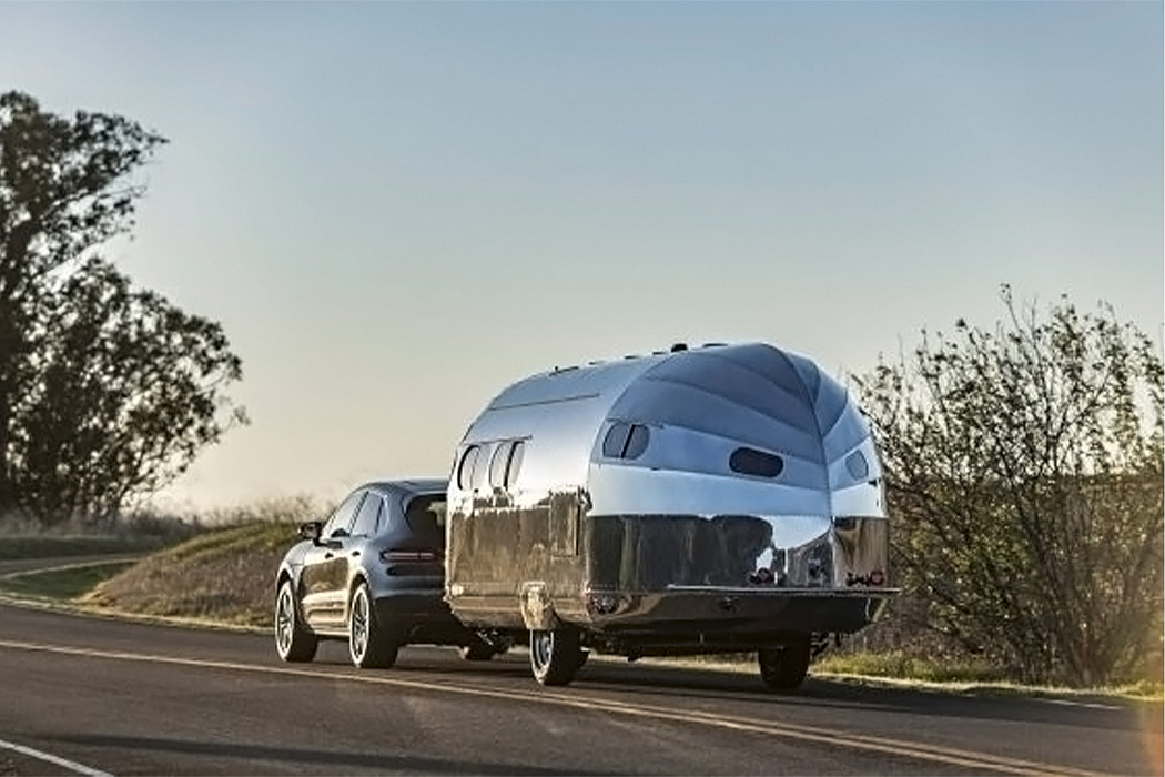 Touring car，luxury，travel，comfortable，
