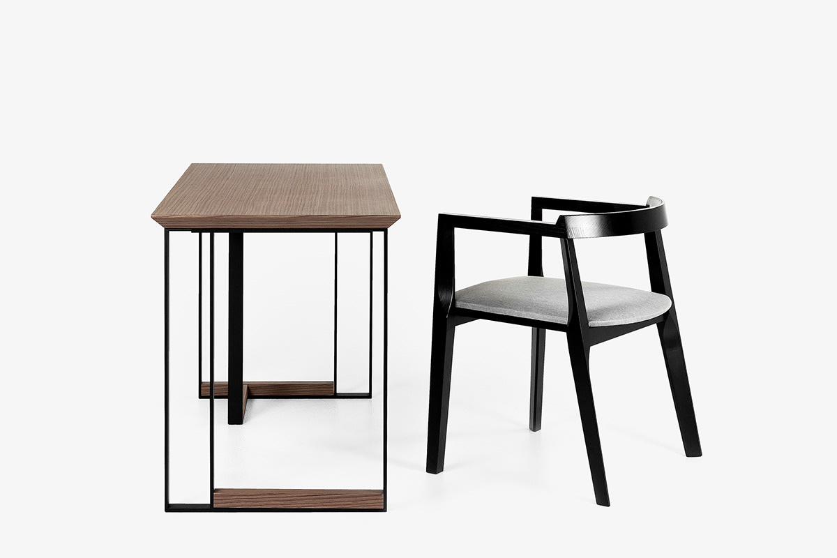 Table，Calligraphy，wooden ，to work in an office，