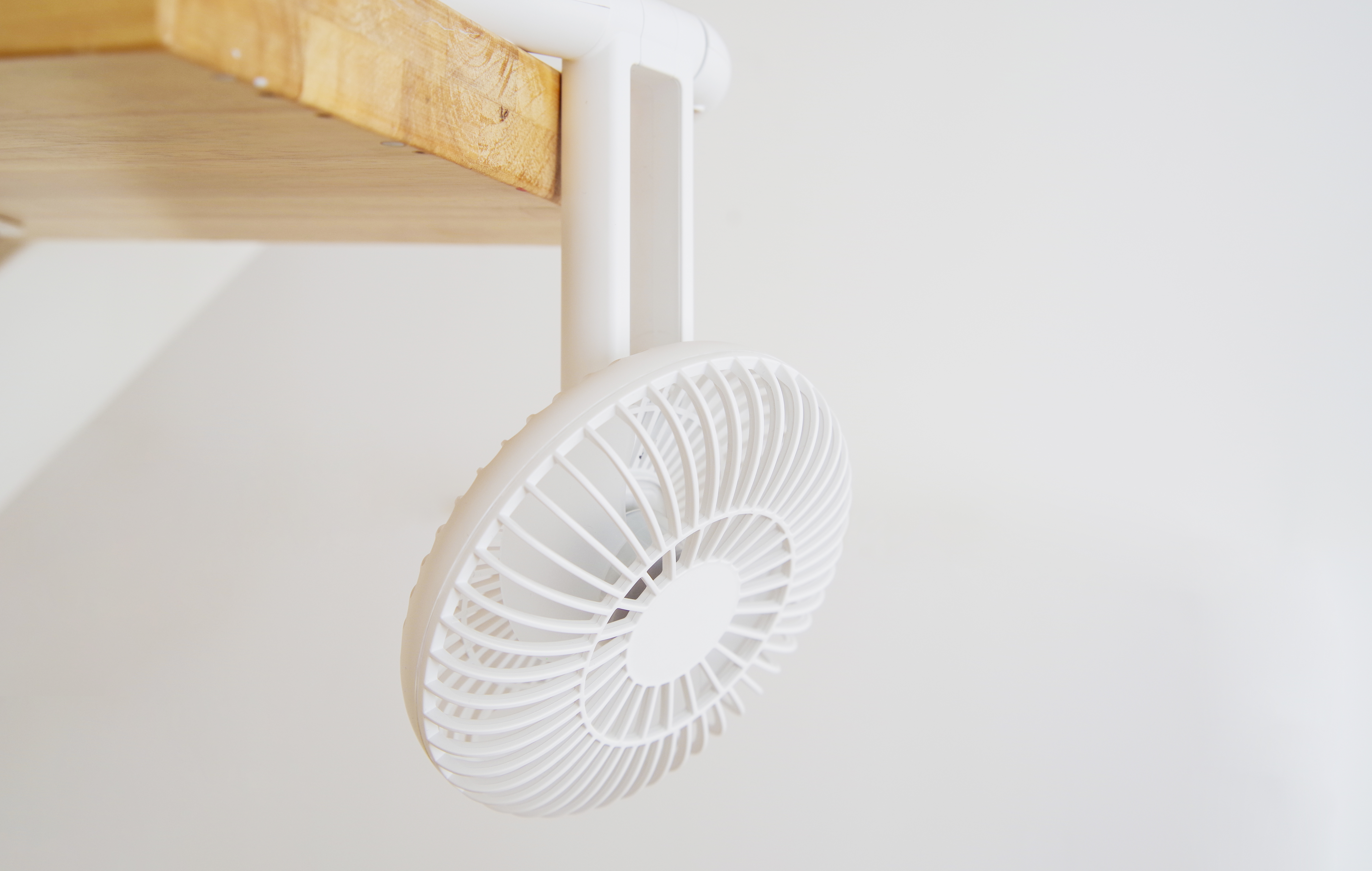 fold，Desktop fan，Simplicity，Storable，Portable，