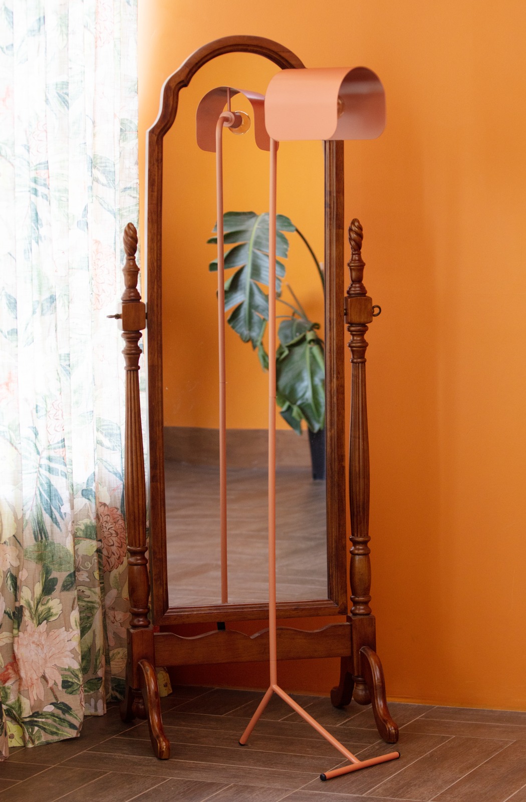 Post Lamp，mailbox，lamps and lanterns，Floor lamp，