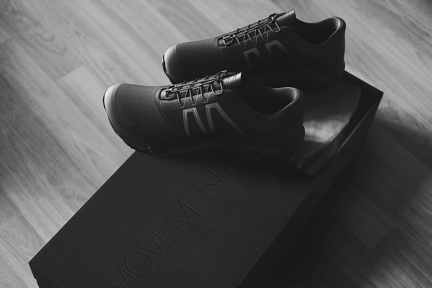 运动鞋，舒适，黑色，手绘，