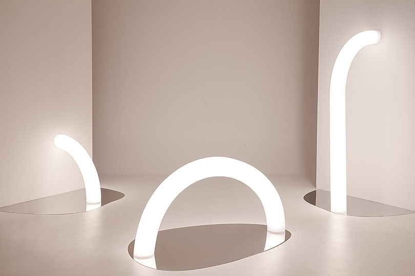 chair，lighting，Sculpture，Scenery，indoor，