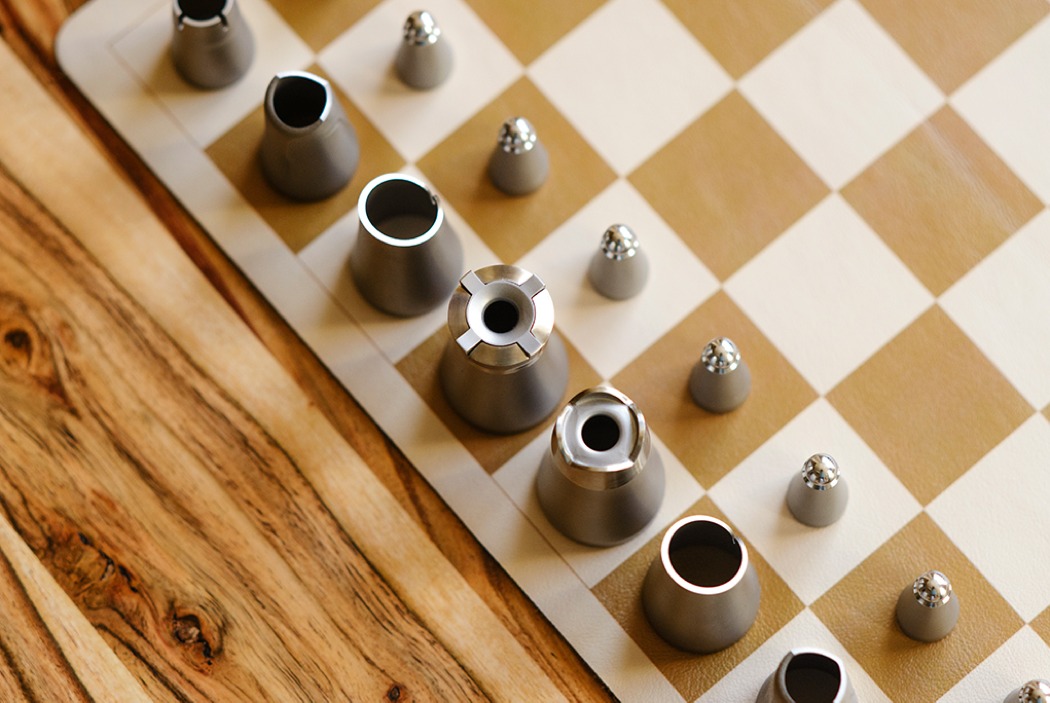 Portable，Chinese chess，checkerboard，Crown，