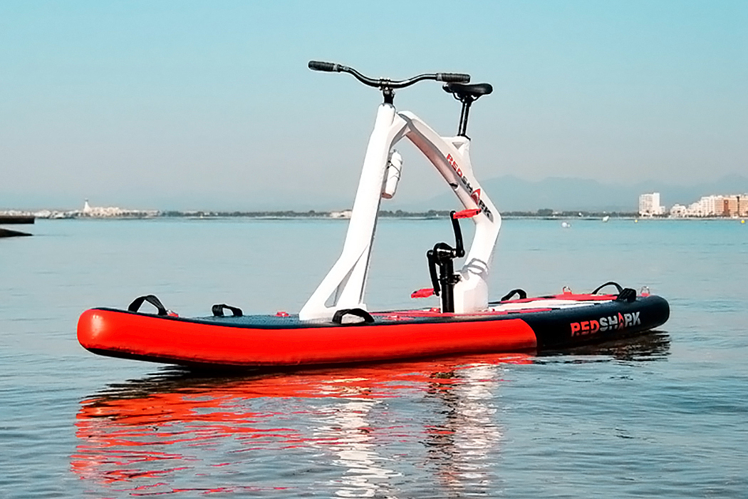 Hammacher Schlemmer，wakeboard，gules，