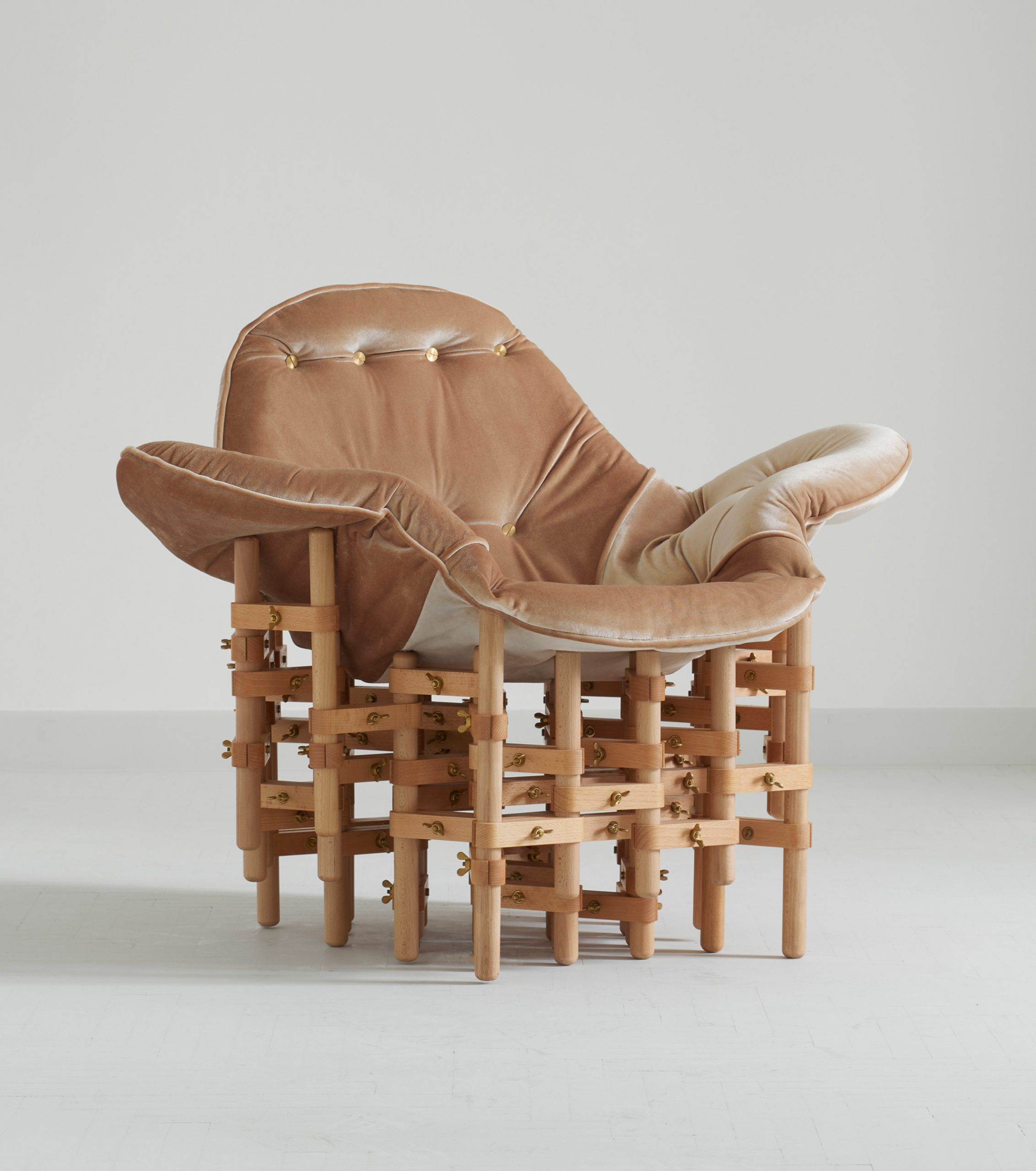 chair，wooden ，velvet，furniture，