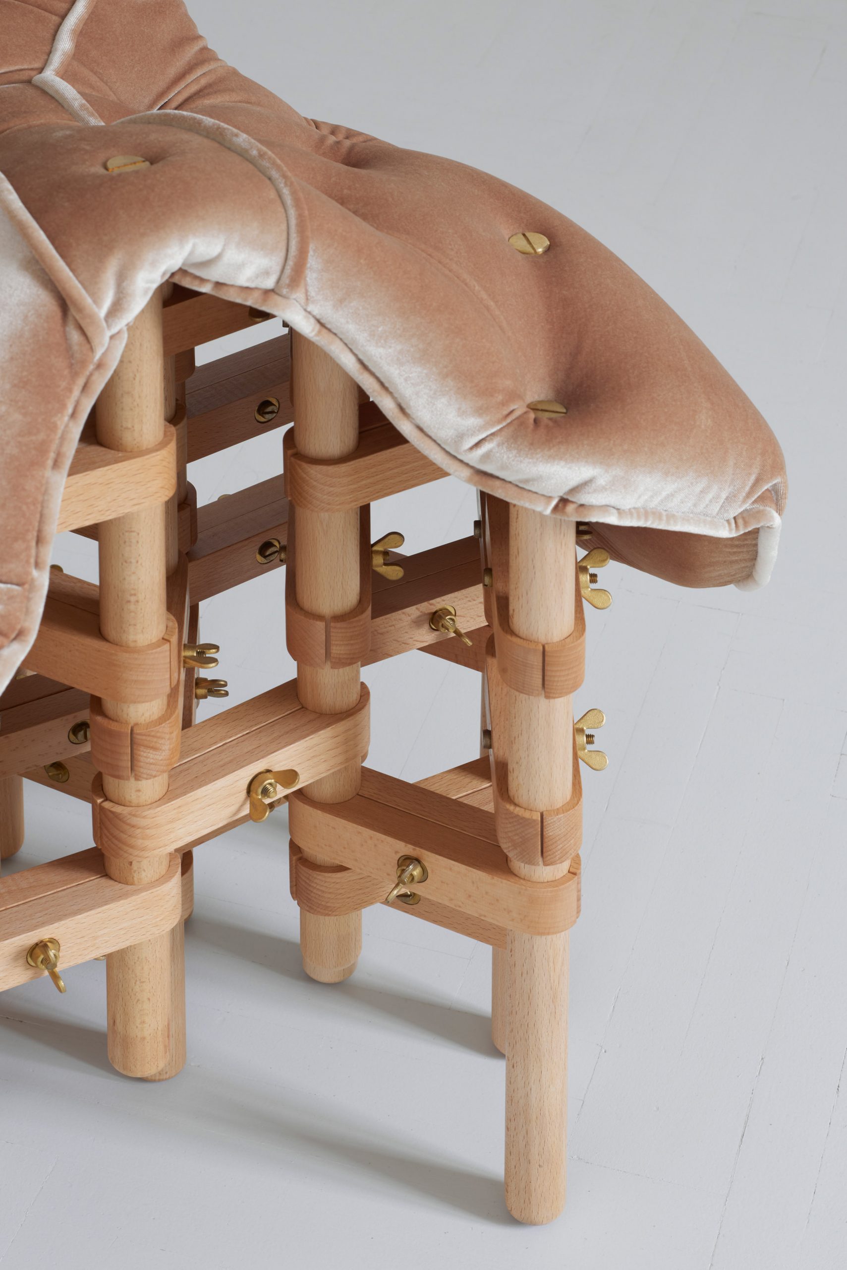 chair，wooden ，velvet，furniture，