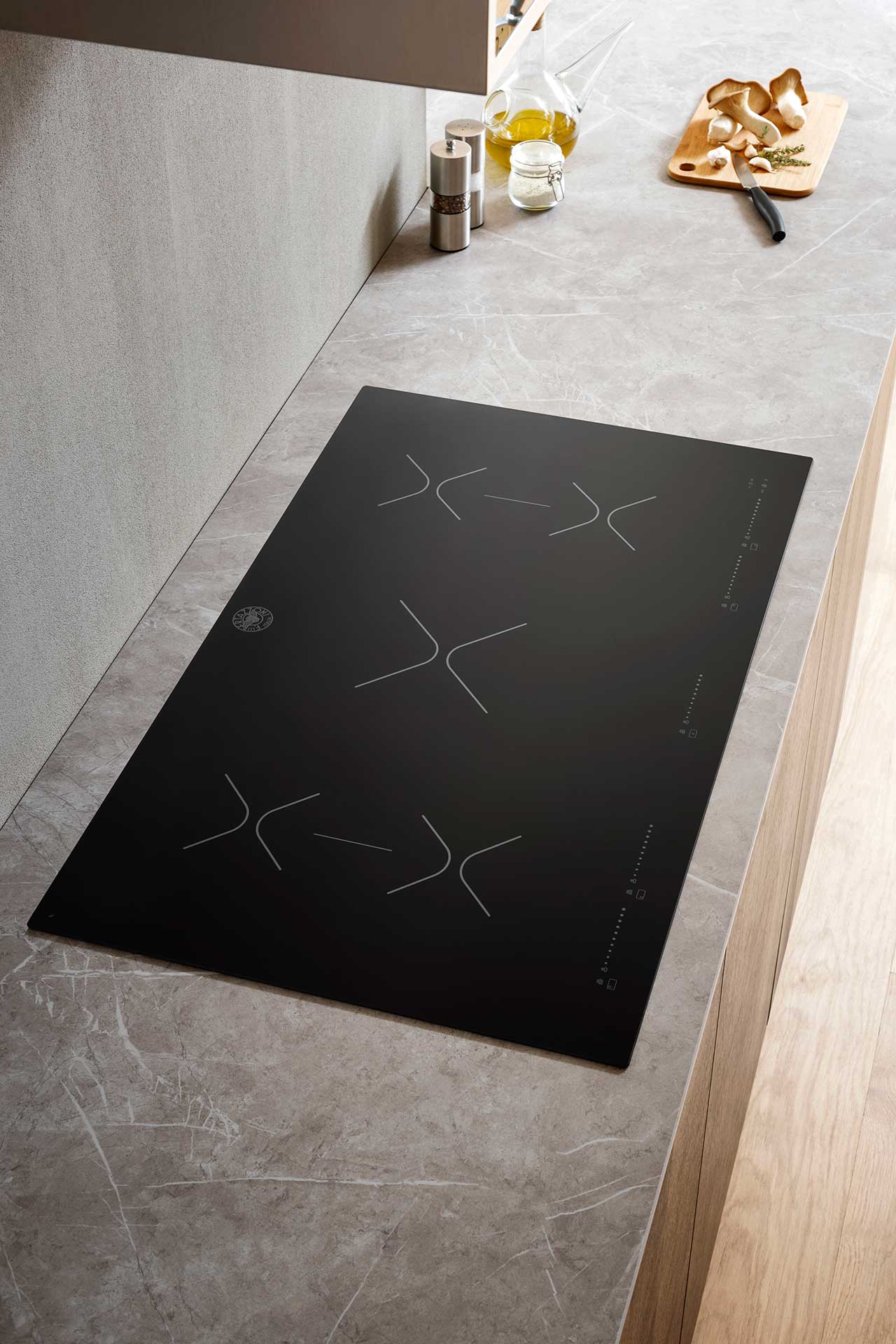 Refrigerator，Electromagnetic stove，oven，beautiful，