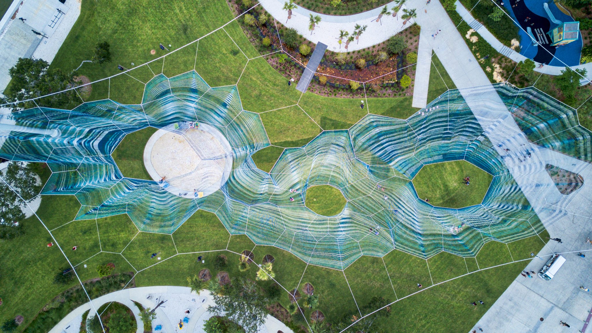 Woven sculpture，Outdoor architecture，Janet Echelman，architectural art，