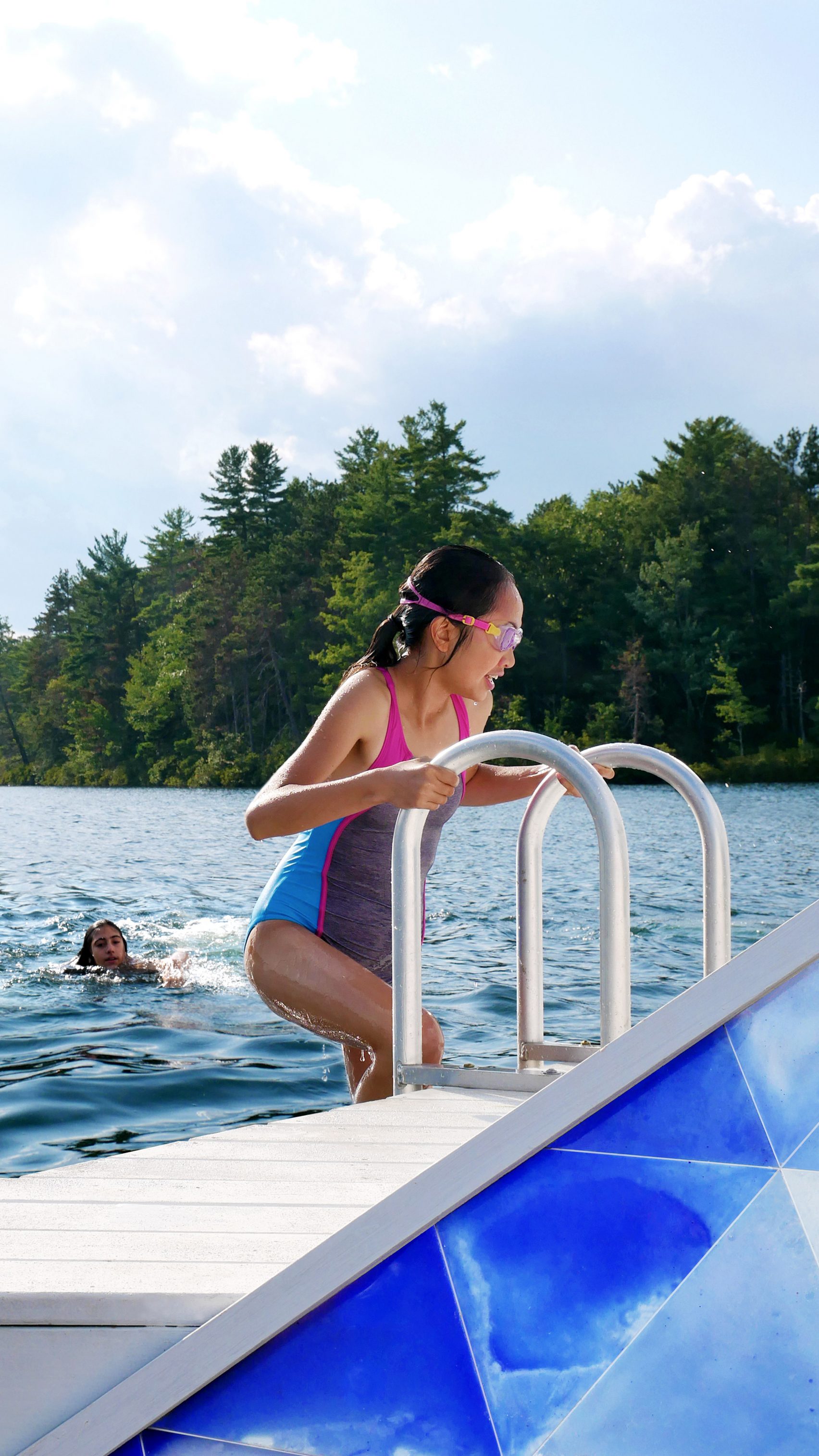 Kristine Klein，Iceberg，motion，platform，Water facilities，camping area，