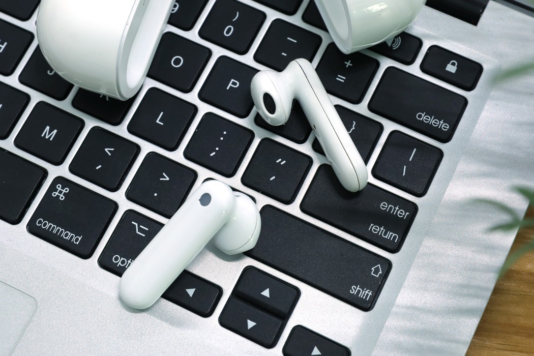 headset，translate，Bluetooth，wireless，white，