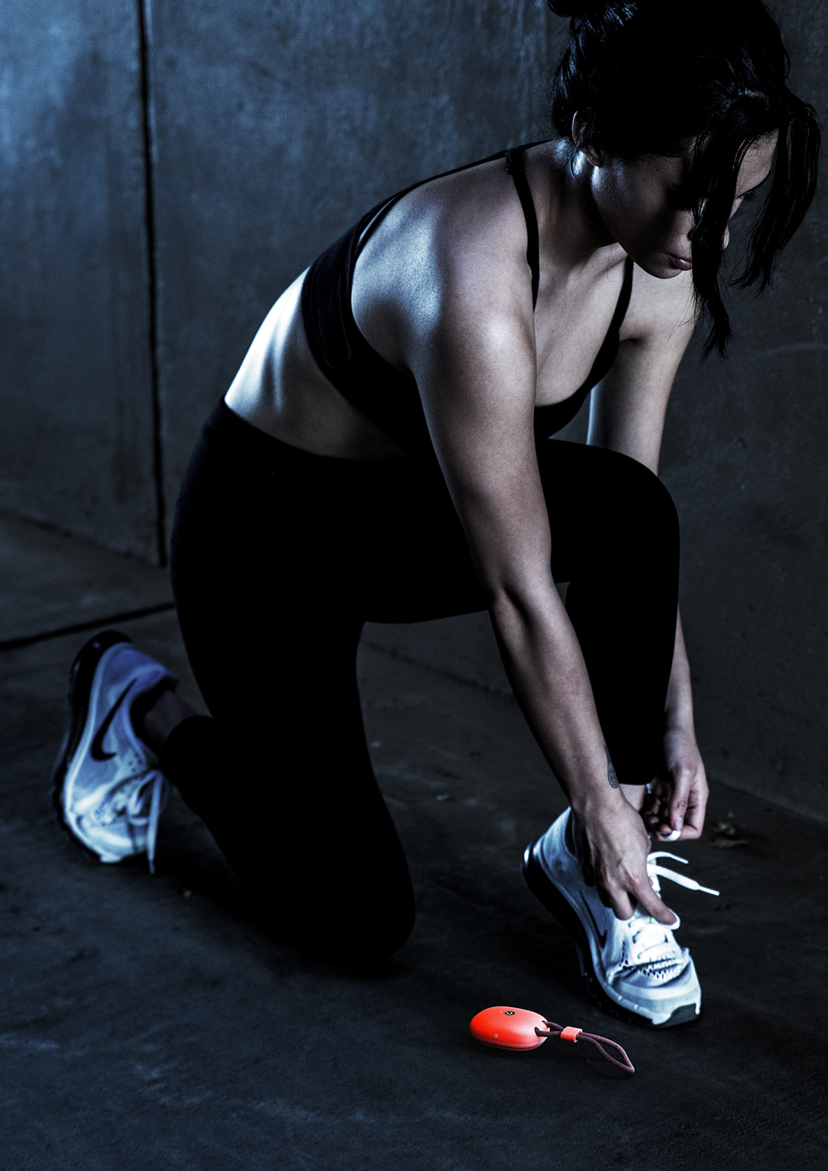 run，intelligence，nike，Hand hold，