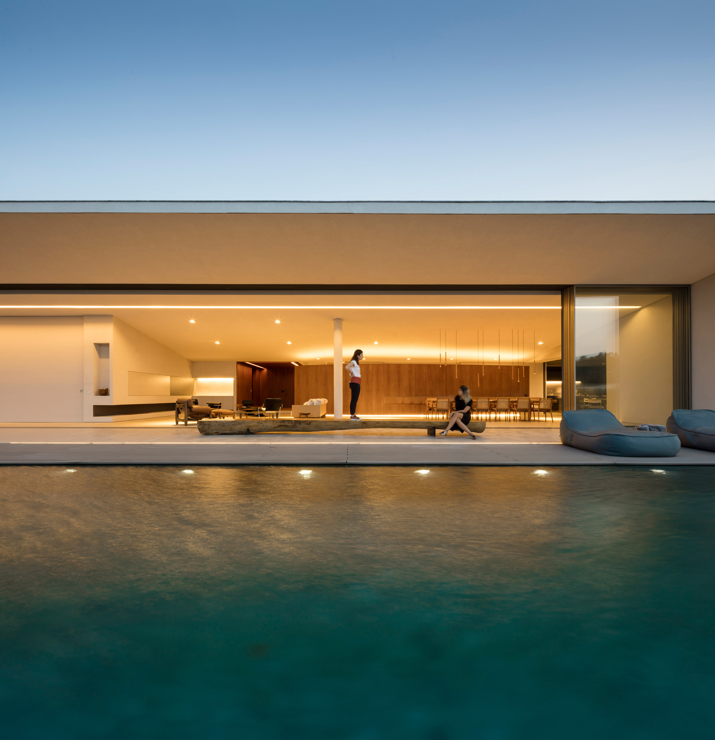 residence，on vacation，leisure time，solar energy，