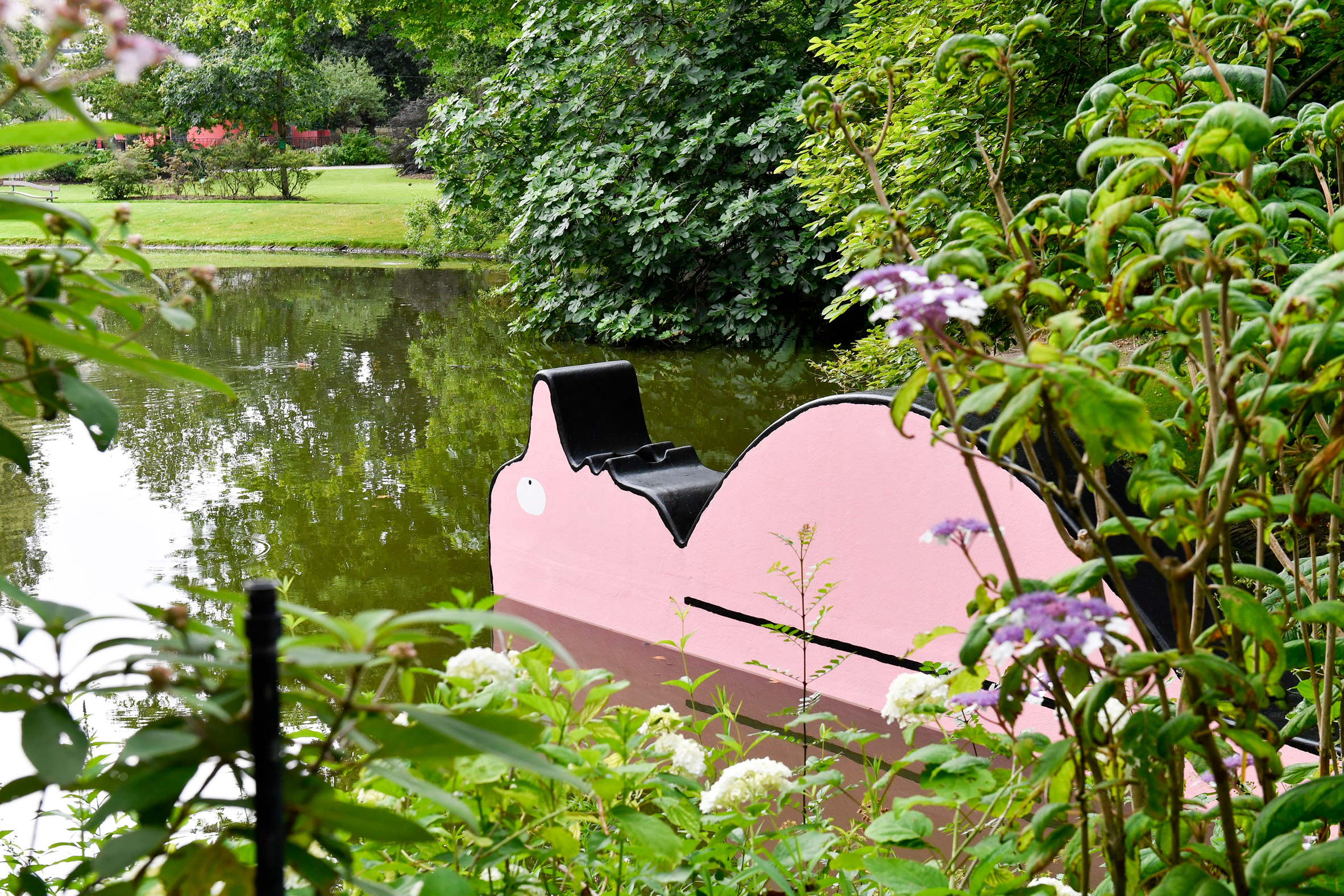 Sculpture，Graffiti，Polyurethane foam，Metal，France，Botanical Garden，