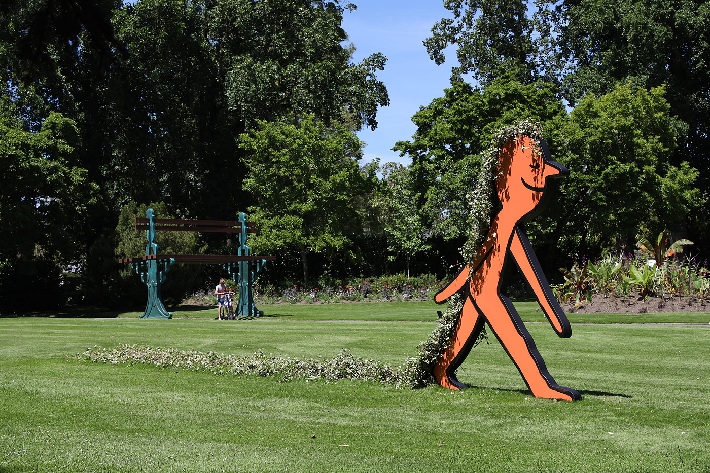 Sculpture，Graffiti，Polyurethane foam，Metal，France，Botanical Garden，