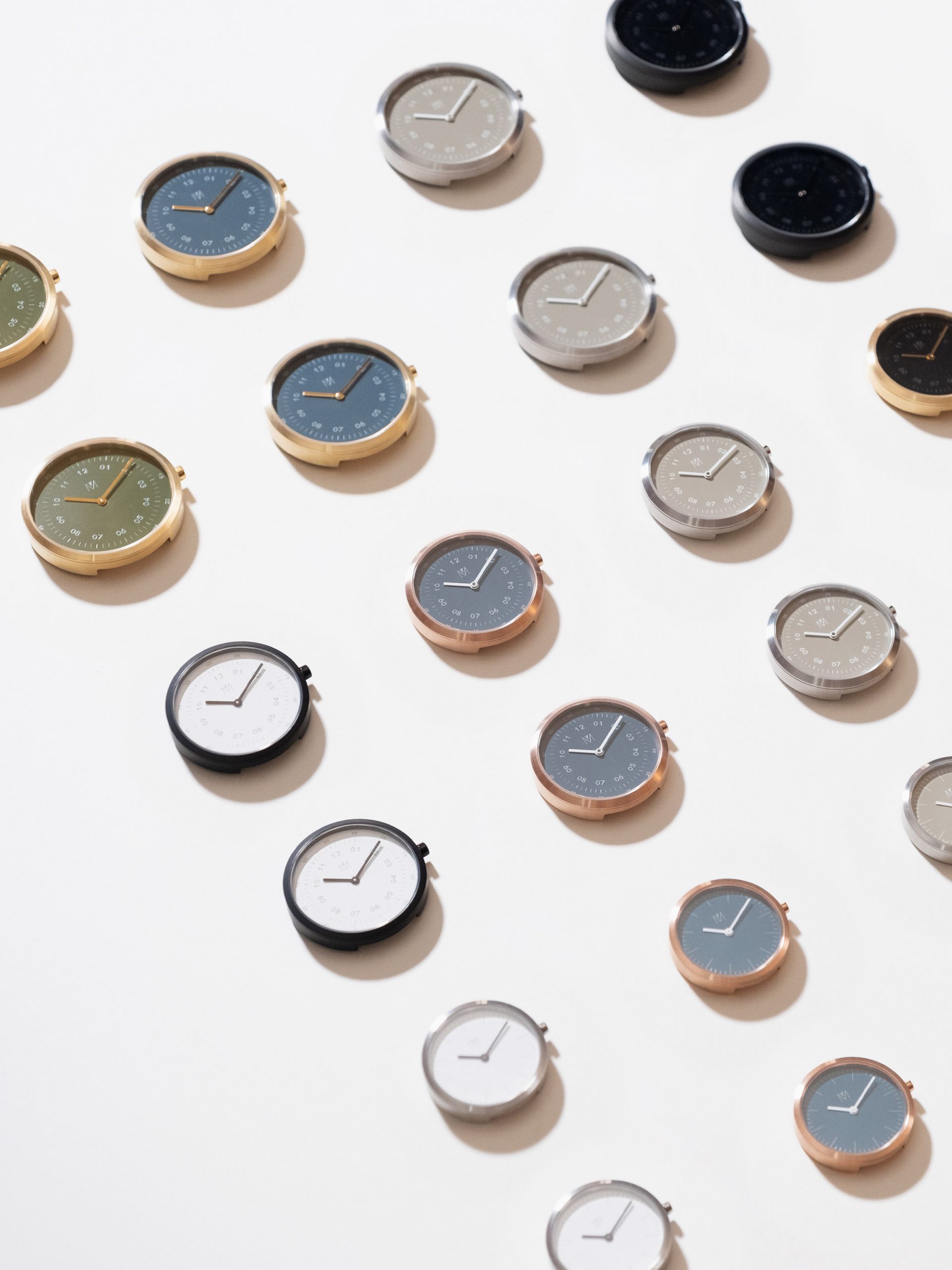 Wrist watch，Minimalism，Hong Kong，currency，