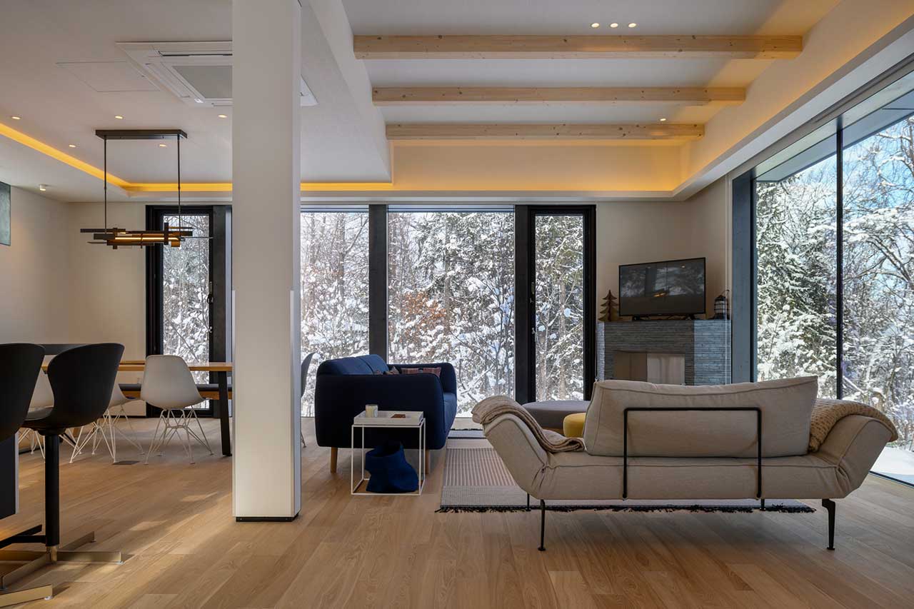 farmhouse，Yotei mountain，forest，heavy snow，