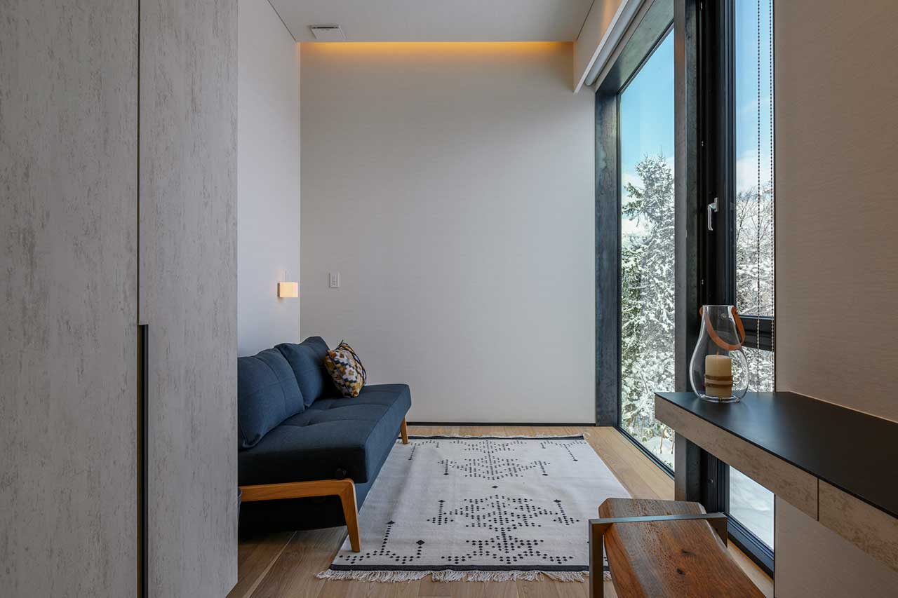 farmhouse，Yotei mountain，forest，heavy snow，