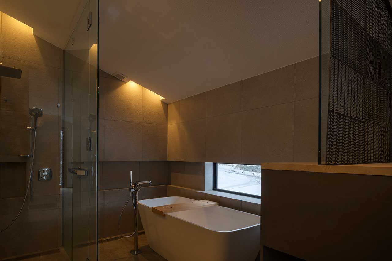 farmhouse，Yotei mountain，forest，heavy snow，