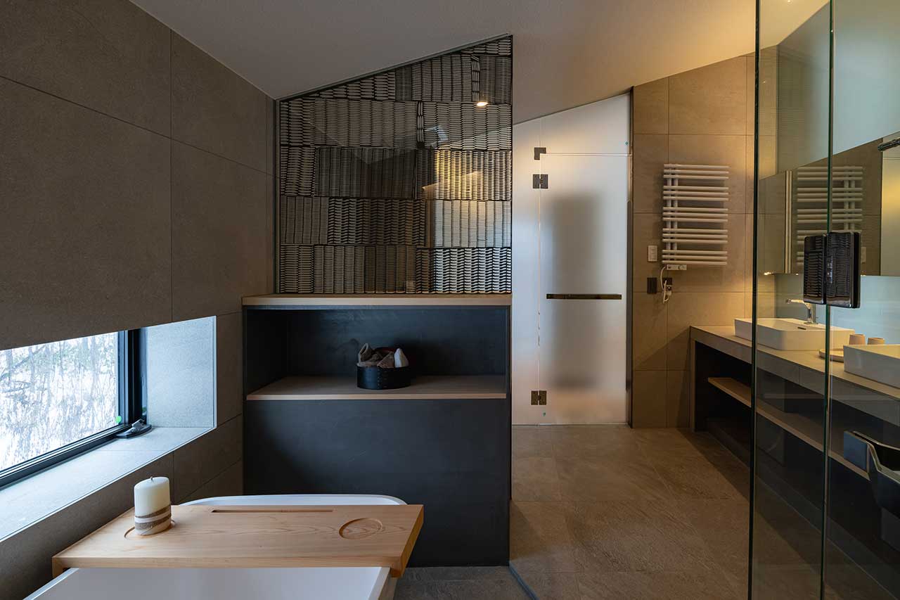 farmhouse，Yotei mountain，forest，heavy snow，