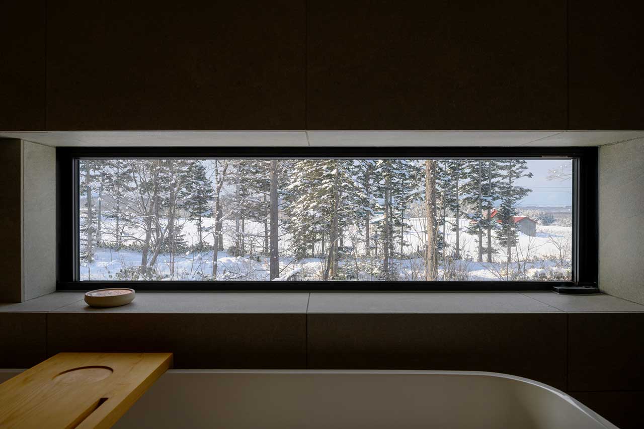 farmhouse，Yotei mountain，forest，heavy snow，