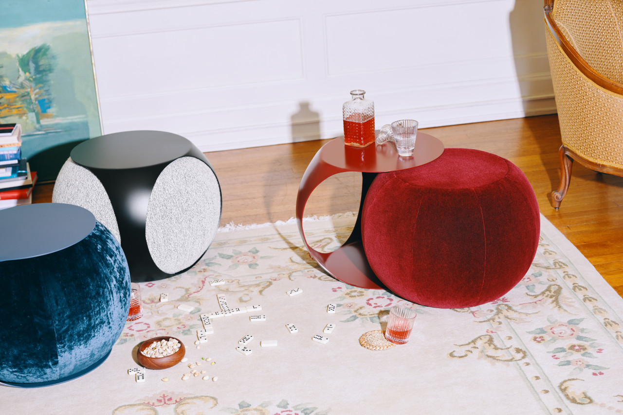 Side table，chair，Interesting，comfortable，