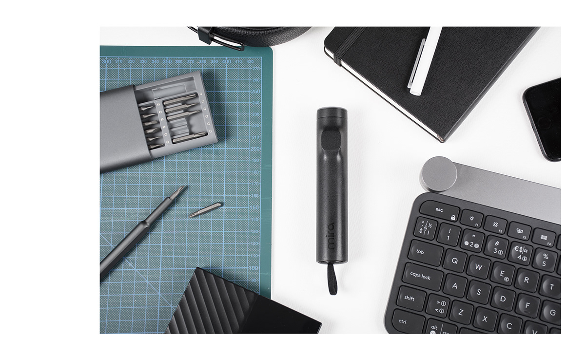 Flashlight，black，Capacitive，Simplicity，