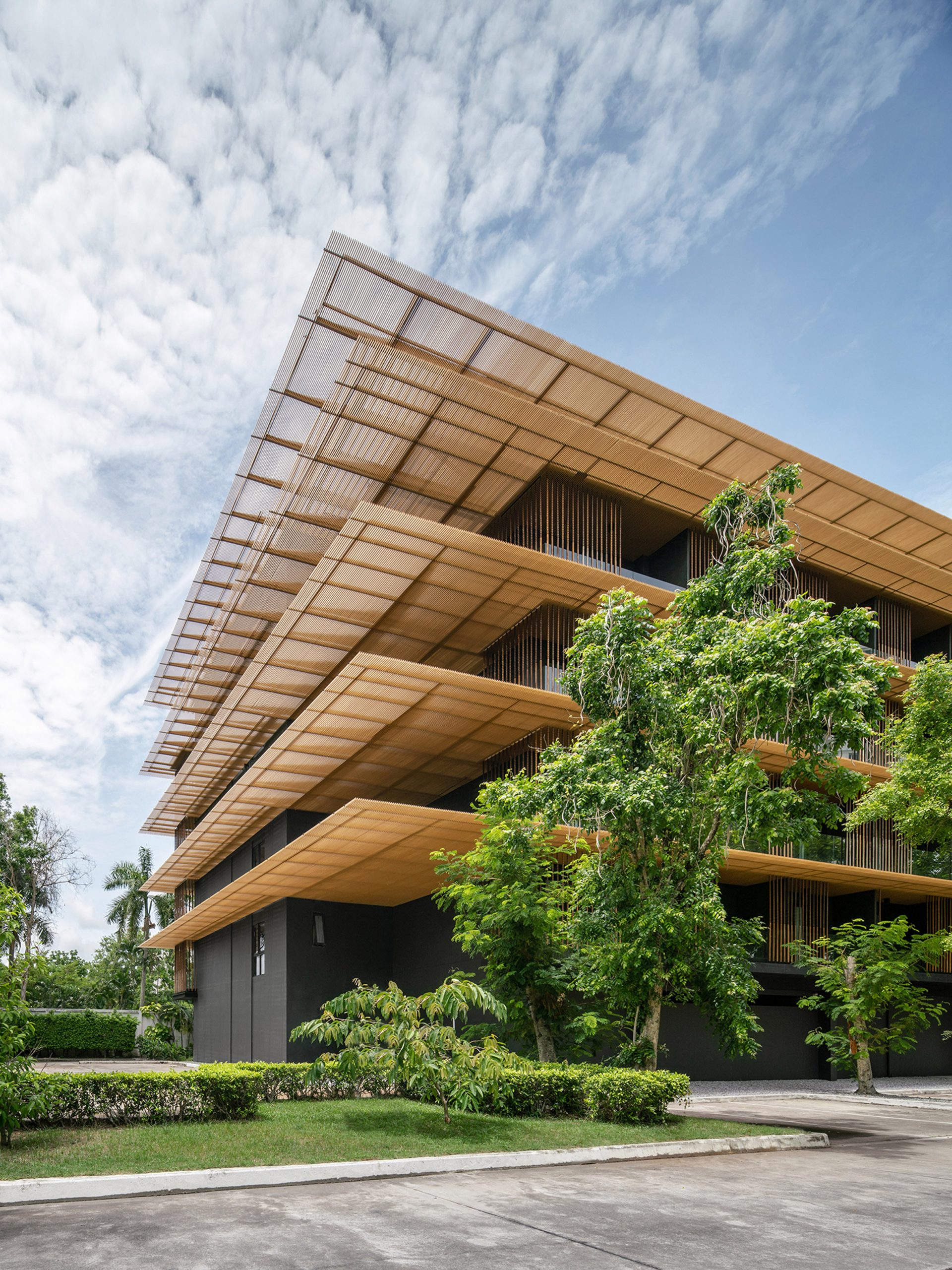 hotel，Rainproof screen，Aluminium，natural，