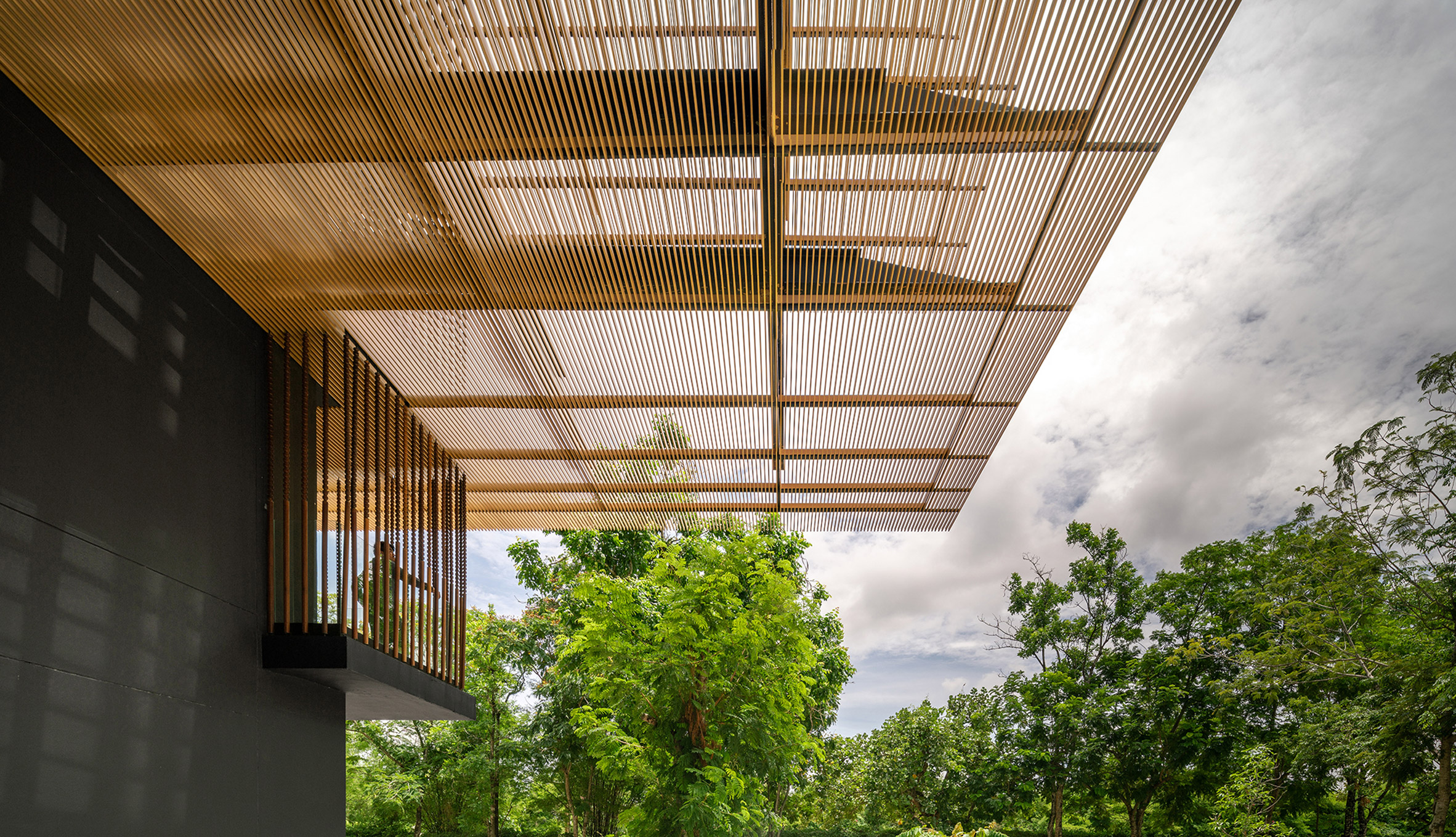 hotel，Rainproof screen，Aluminium，natural，