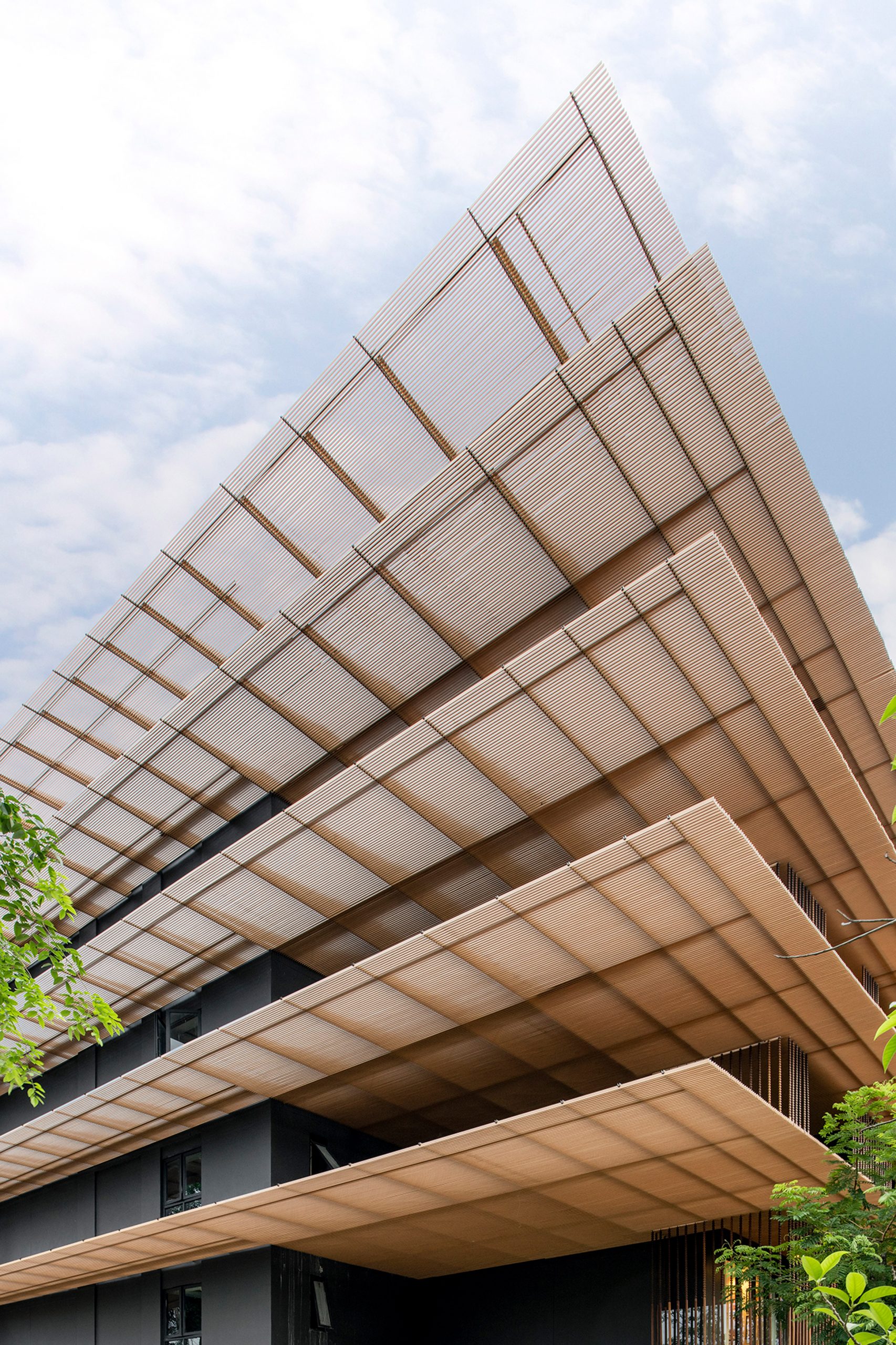 hotel，Rainproof screen，Aluminium，natural，