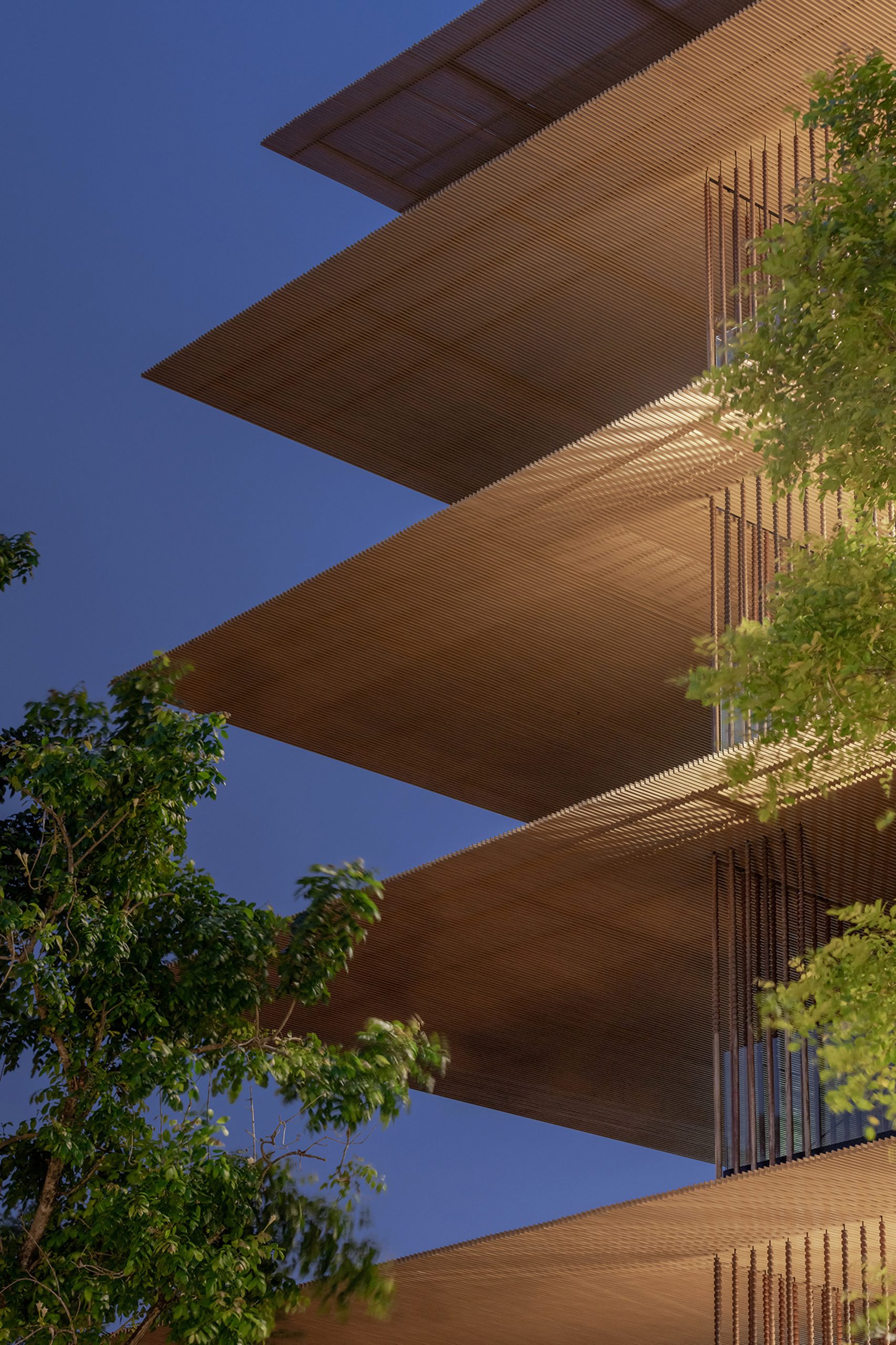 hotel，Rainproof screen，Aluminium，natural，