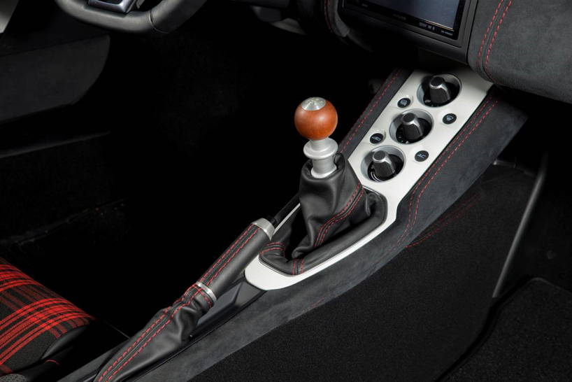 vehicle，Sports car，Automatic design，comfortable，product design，