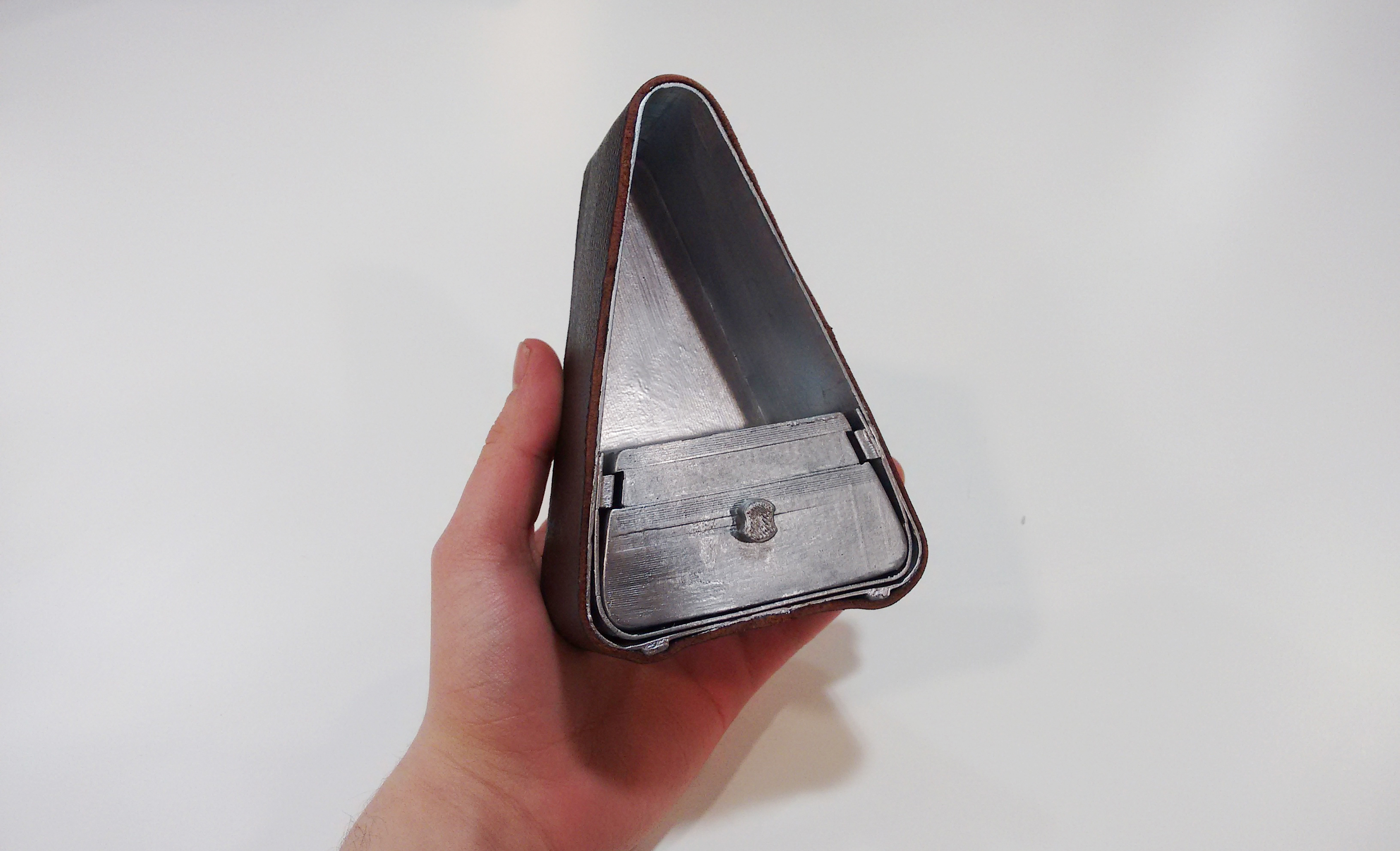 Leatherwear，delicate，luxury，product design，lithe，